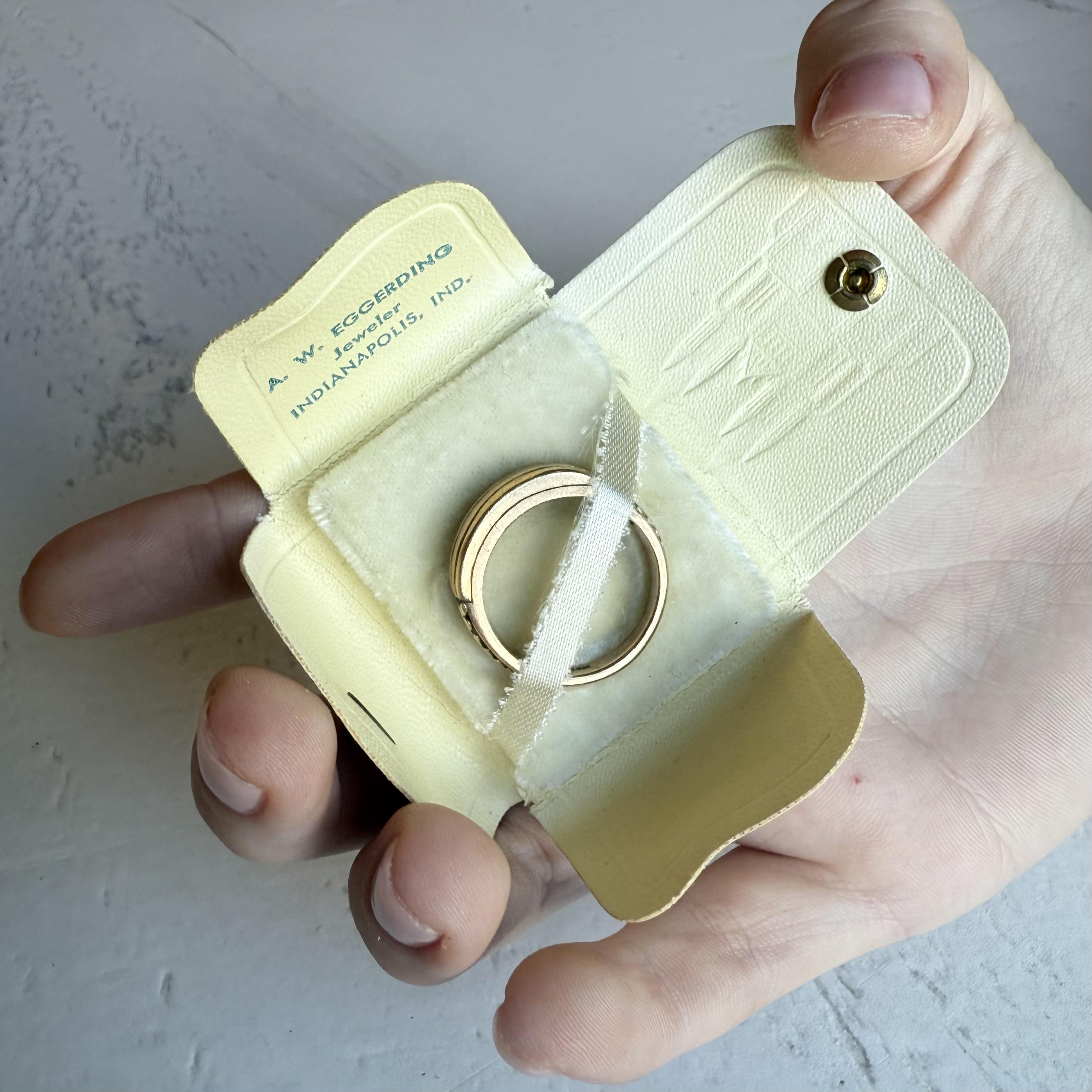 Art déco Lourde bague à anneau d'or vintage en vente