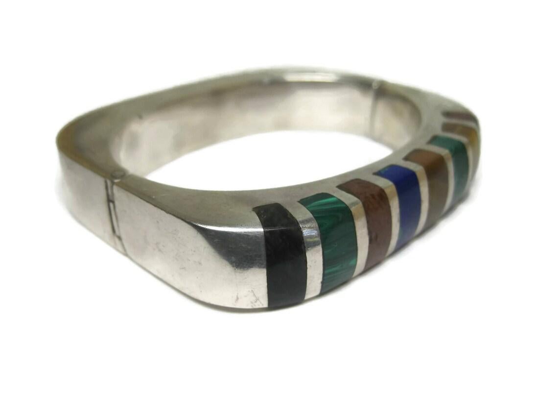 Contemporary Heavy Vintage Mexican Sterling Inlaid Bangle Bracelet For Sale
