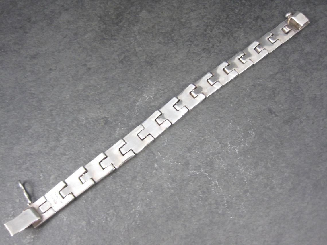 Heavy Vintage Mexican Sterling Link Bracelet 7.5 Inches In Excellent Condition For Sale In Webster, SD
