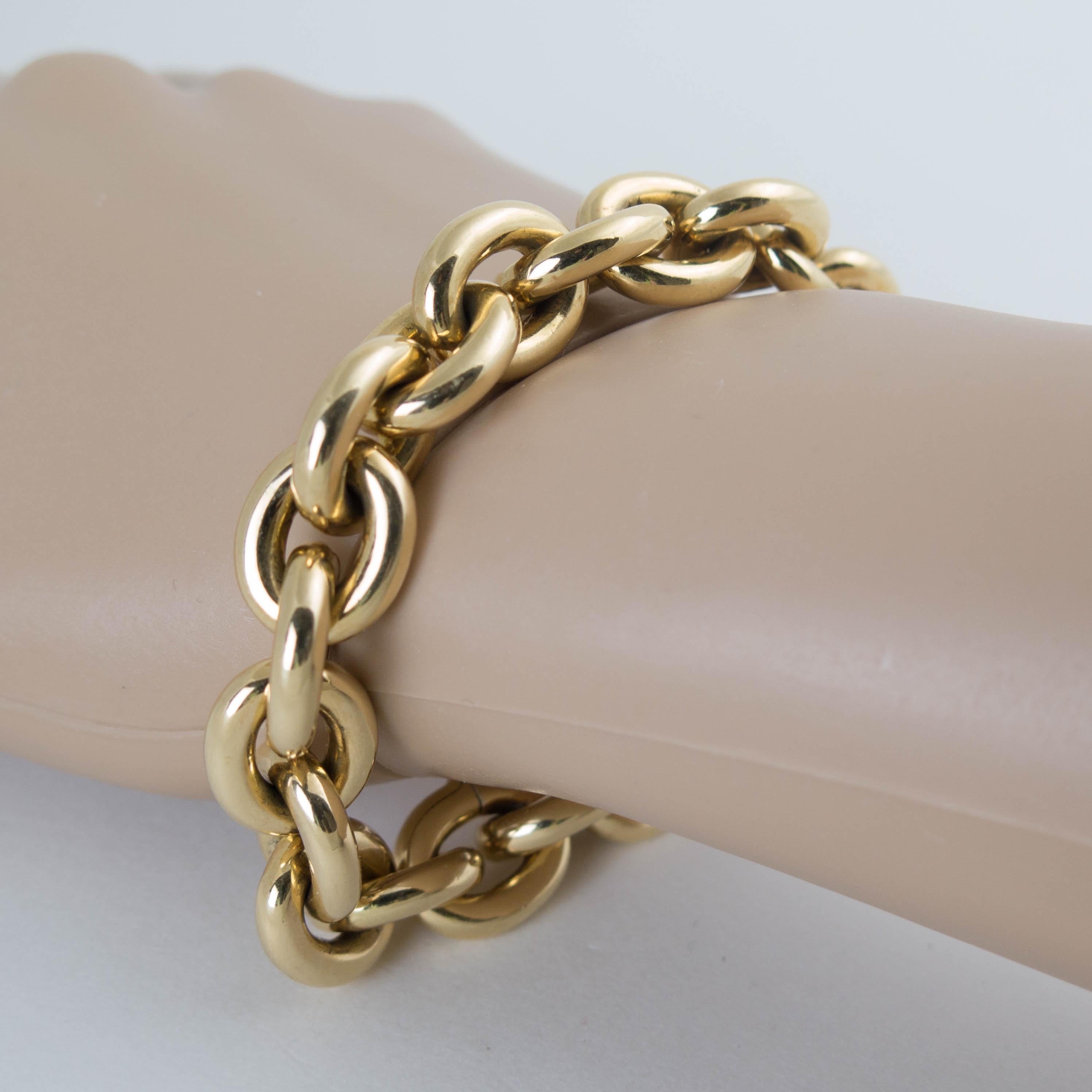 Women's or Men's Heavy Vintage Pomellato 18k Gold Chain Link Bracelet