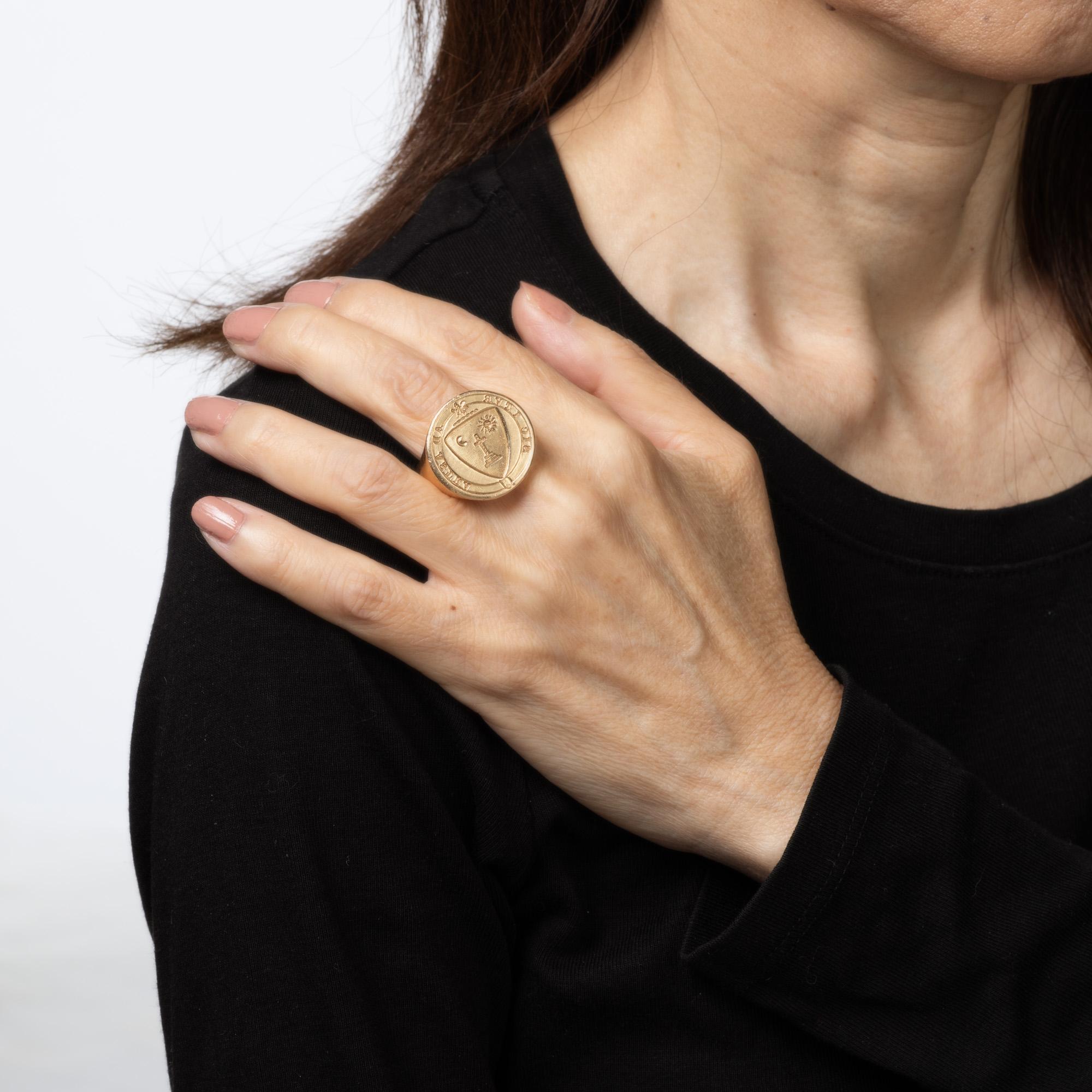 Anello con sigillo d'epoca Reach For The Stars in oro giallo 14k da uomo 11 in vendita 1