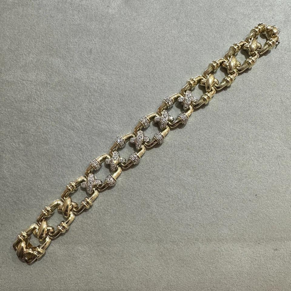 Round Cut Heavy Vintage X Bracelet with Diamond Links in 18k Yellow Gold For Sale