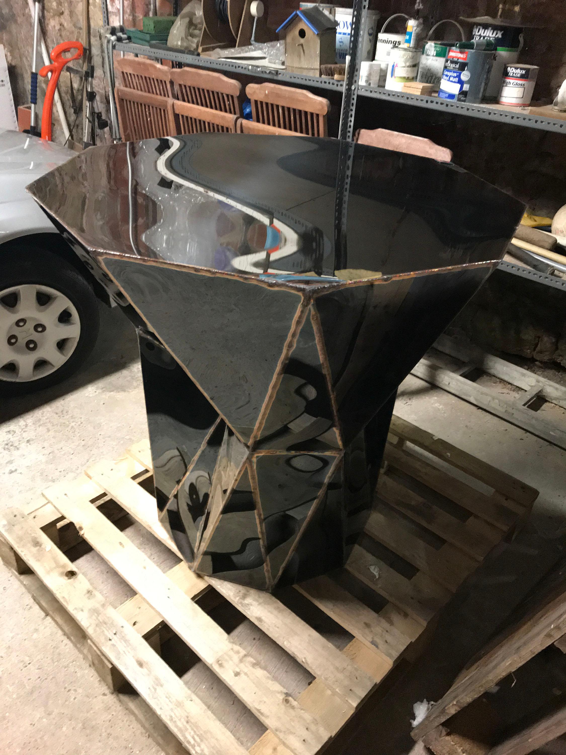 Poli Guéridon Heavy Water en acier inoxydable soudé poli miroir par Julian Mayor en vente