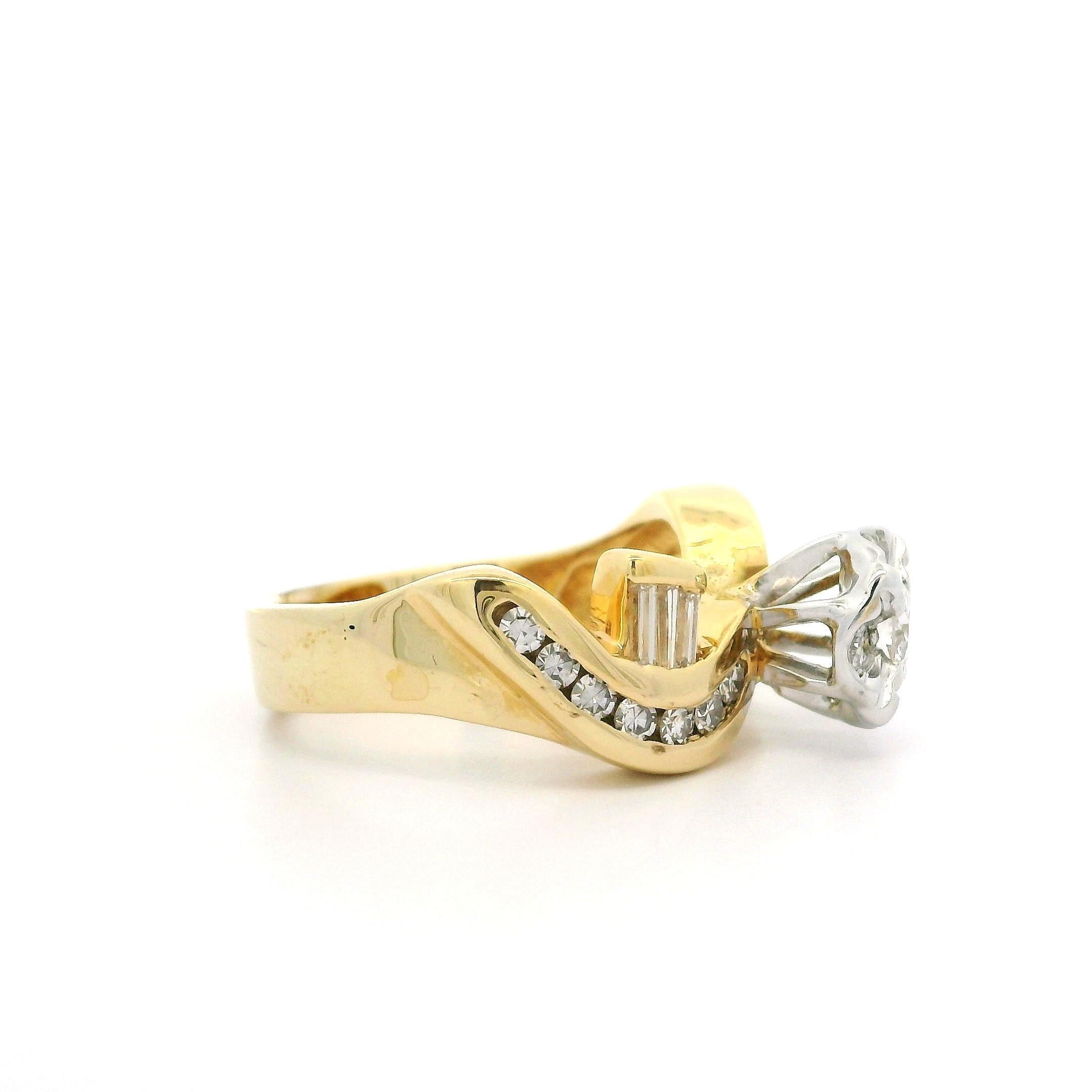 Schwerer, gut verarbeiteter zweifarbiger Goldring mit 1ctw Diamant in einzigartiger Illusion, Solitär-Look im Angebot 5