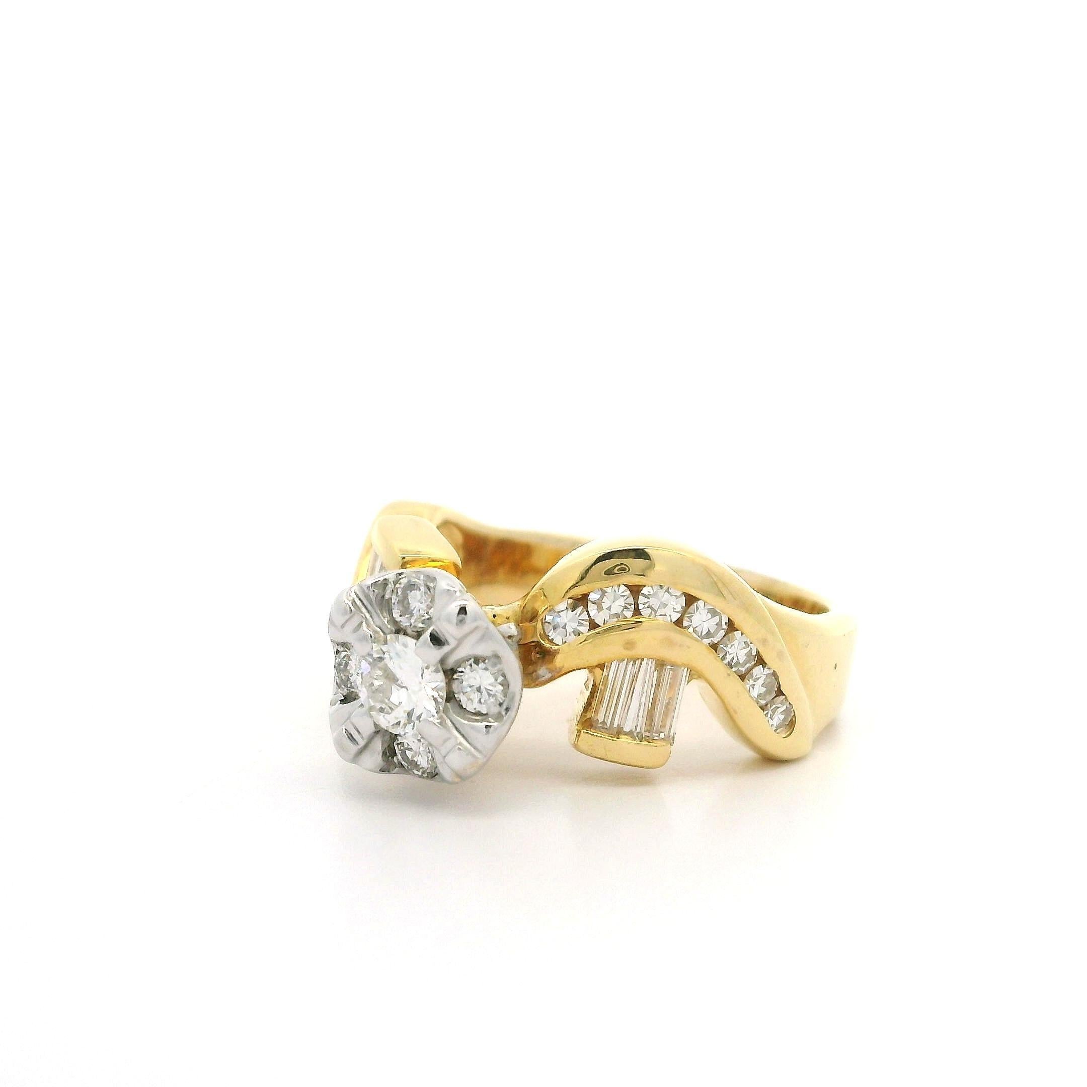 Schwerer, gut verarbeiteter zweifarbiger Goldring mit 1ctw Diamant in einzigartiger Illusion, Solitär-Look im Angebot 6