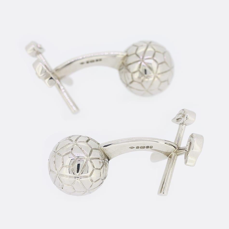 Heavy West Ham United Football Cufflinks In Good Condition For Sale In London, GB