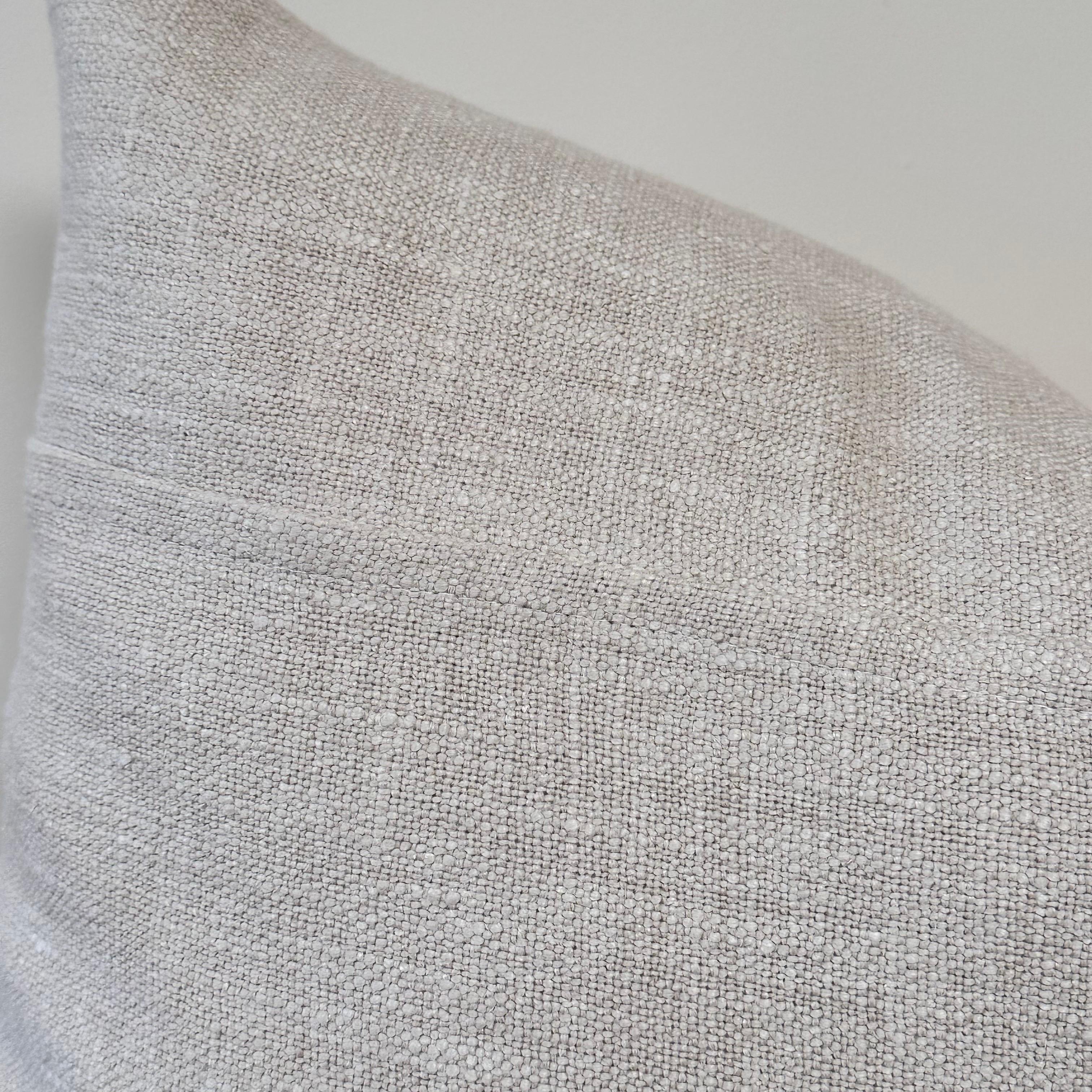 XXIe siècle et contemporain Coussin lombaire en lin texturé tissé à la main en vente