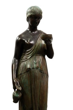 Hebe aus patinierter Bronze