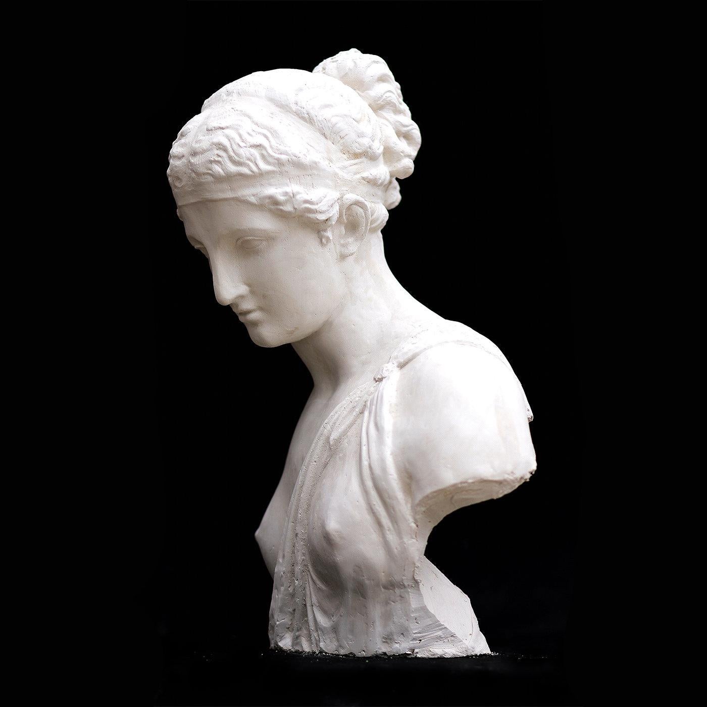 This exceptional piece meticulously reproduces Danish sculptor Bertel Thorvaldsen's oeuvre realized in 1806 and preserved at the Thorvaldsen Museum of Copenaghen. This nude bust of Hebe, the Greek goddess of youth and beauty and daughter of Zeus and