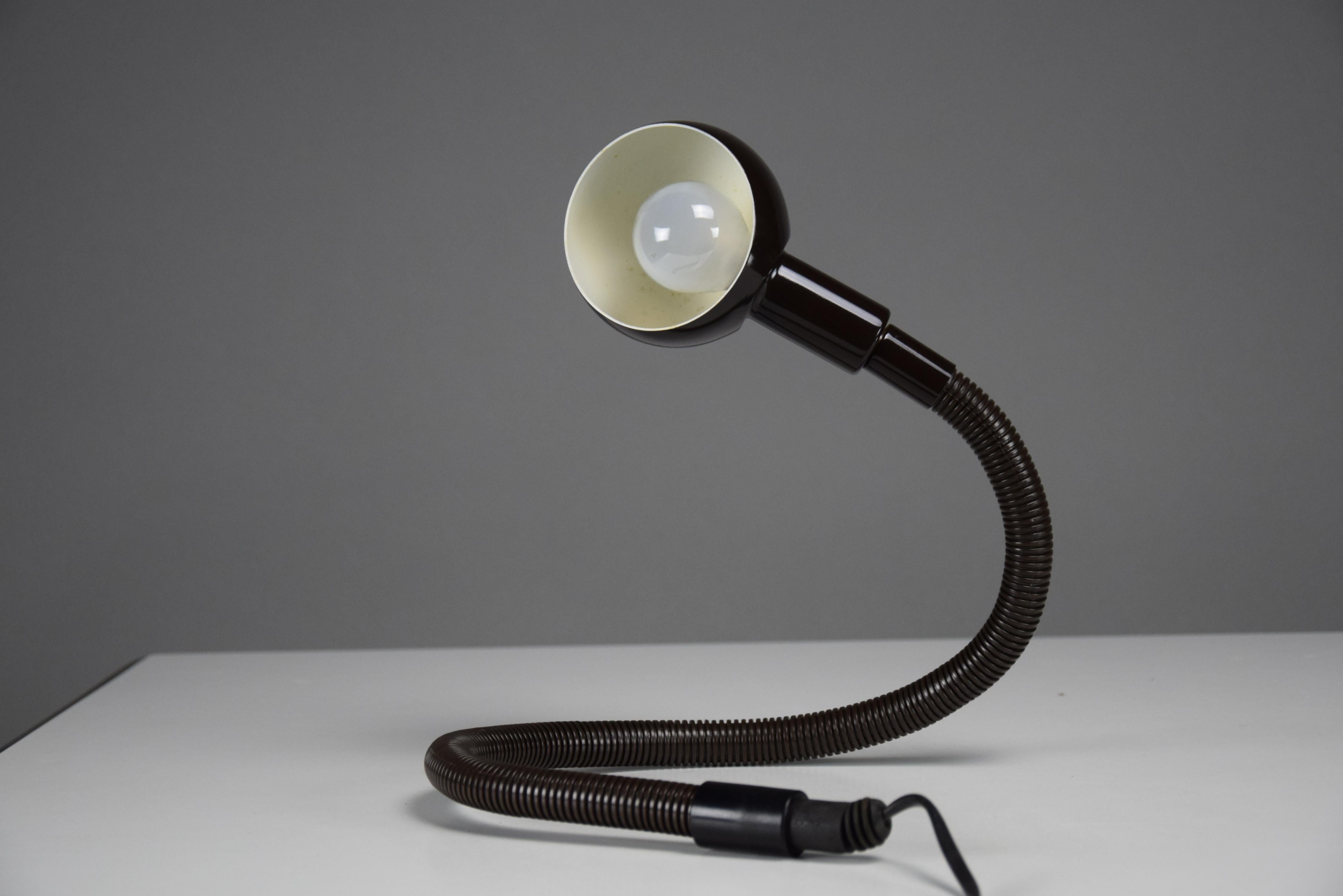 Hebi Flexible Dark Brown Table Lamp by Isao Hosoe for Valenti Italy For Sale 4