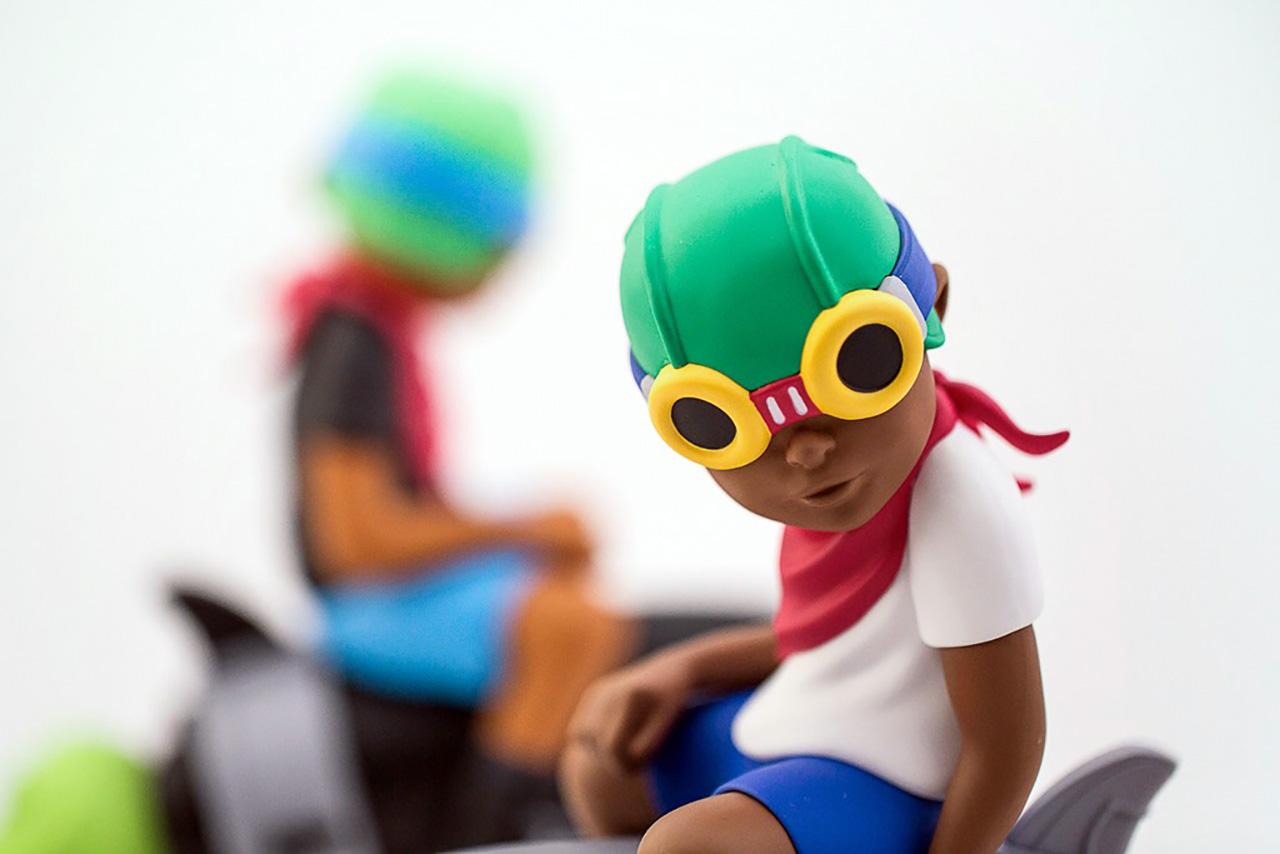 Hebru Brantley Flyboy Pop Art Sculpture / Hebru Brantley Beyond the Beyond, 2018. Nouveau dans son emballage d'origine.

Support : Vinyle moulé peint. 
Dimensions : 9 x 8 x 4 pouces (22,9 x 20,3 x 10,2 cm) : 9 x 8 x 4 pouces (22,9 x 20,3 x 10,2 cm).