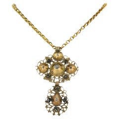 Hecklace and pendant with diamonds 18k yellow gold
