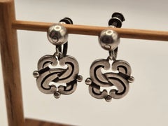 Hector Aguilar Sterling Silver Interlocking Crescent Clip-on Screw Back Earrings