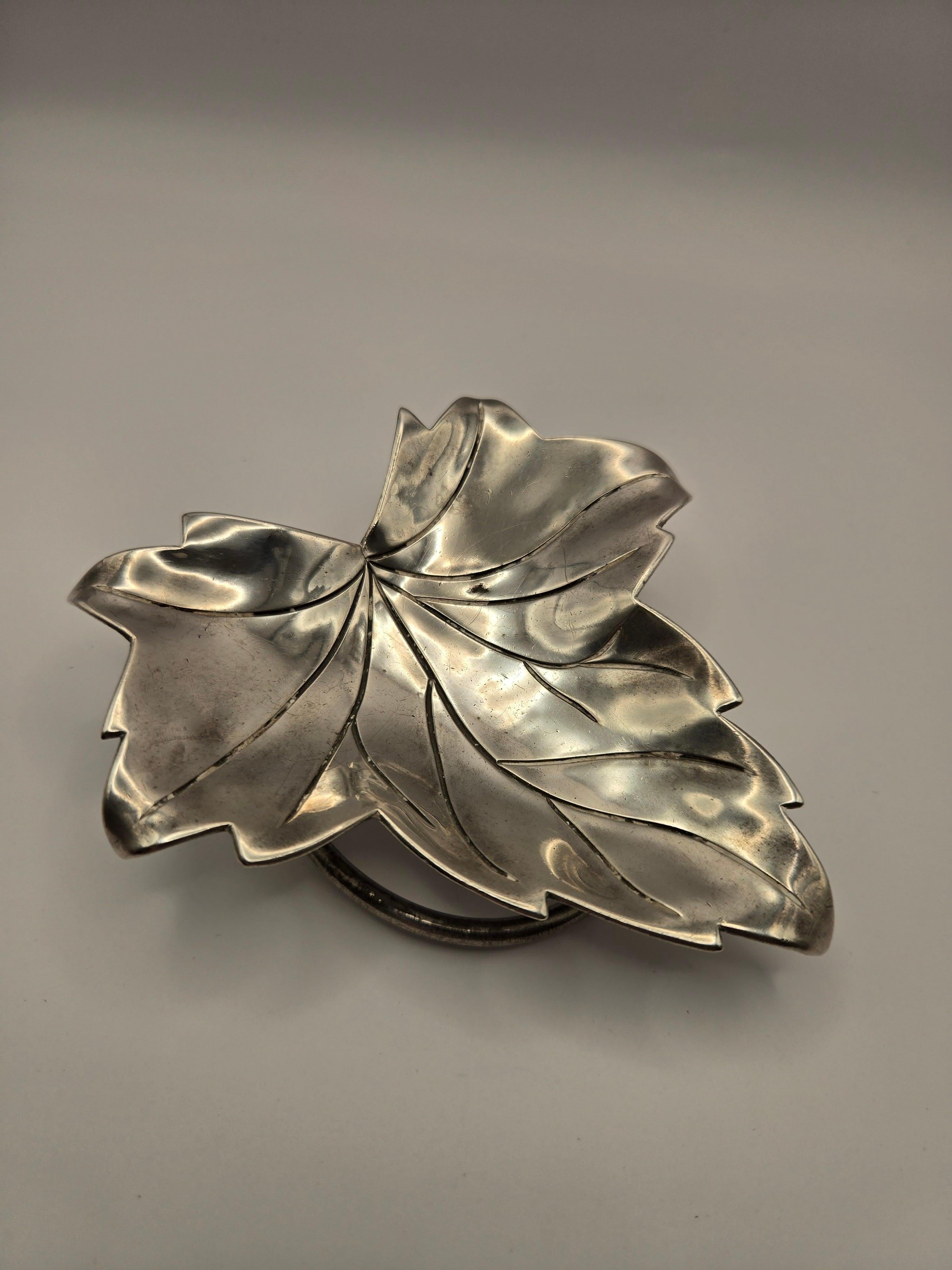 Argento Piatto a forma di foglia in argento sterling Hector Aguilar in vendita