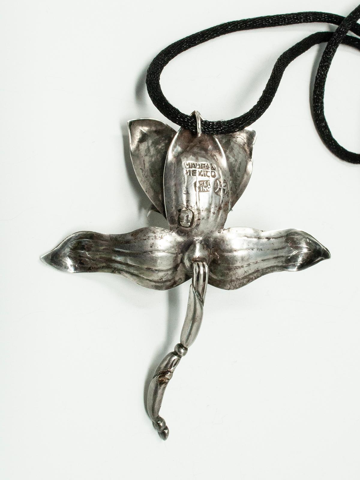 De las mujeres Hector Aguilar Sterling Silver Orchid Pendant with Cord en venta