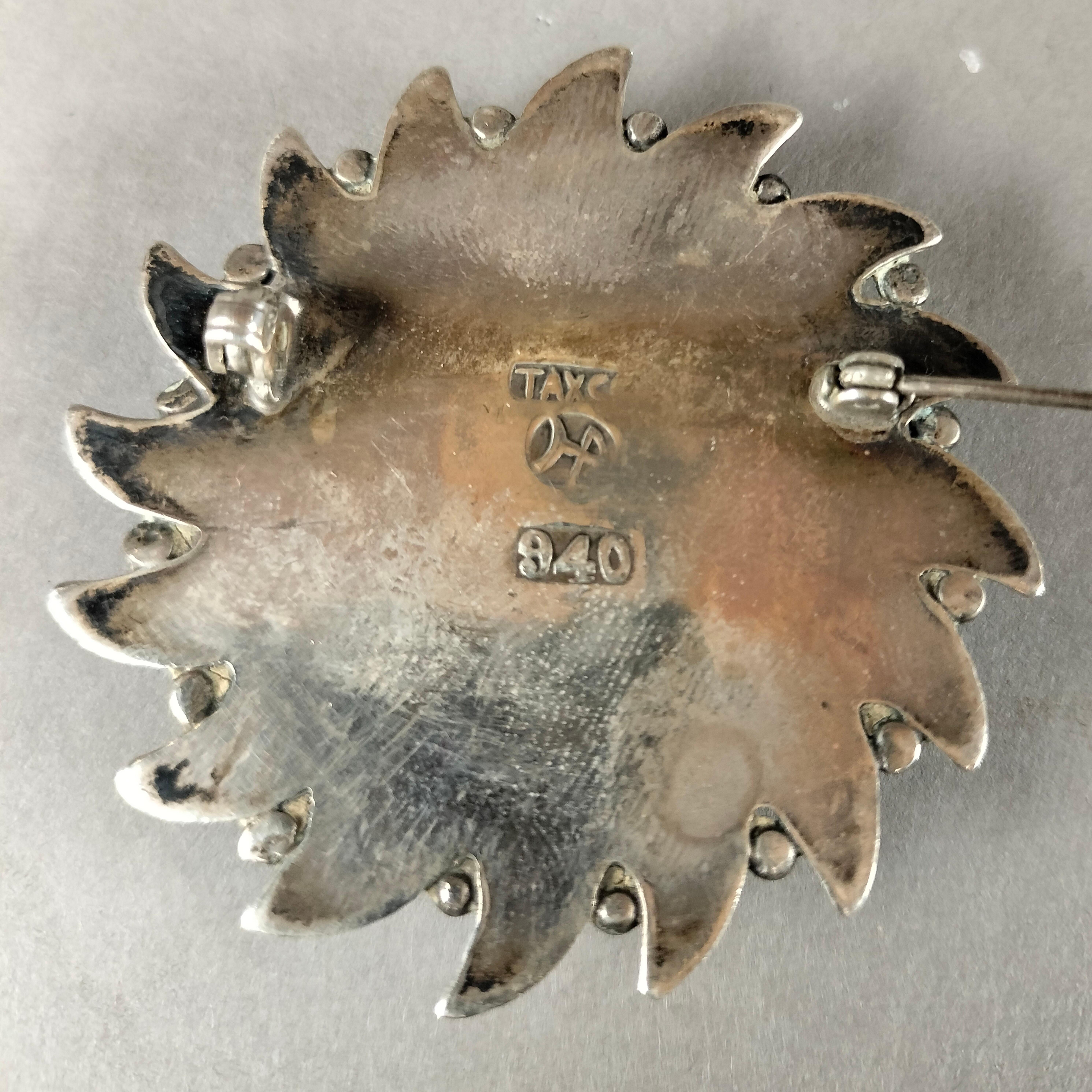Mexican Héctor Aguilar Sunflower 0.940 Silver And Amethyst Quartz Brooch For Sale