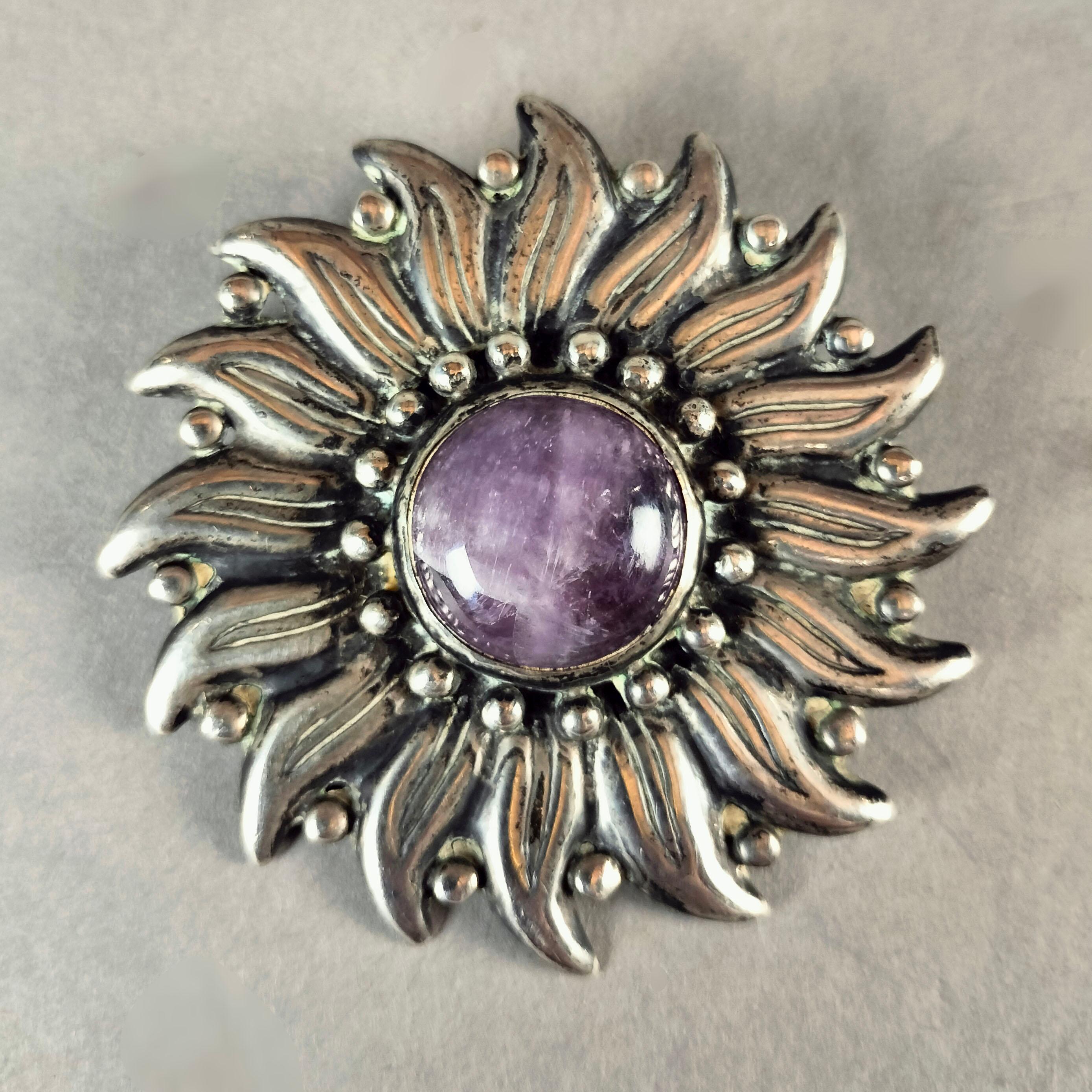Mid-20th Century Héctor Aguilar Sunflower 0.940 Silver And Amethyst Quartz Brooch For Sale