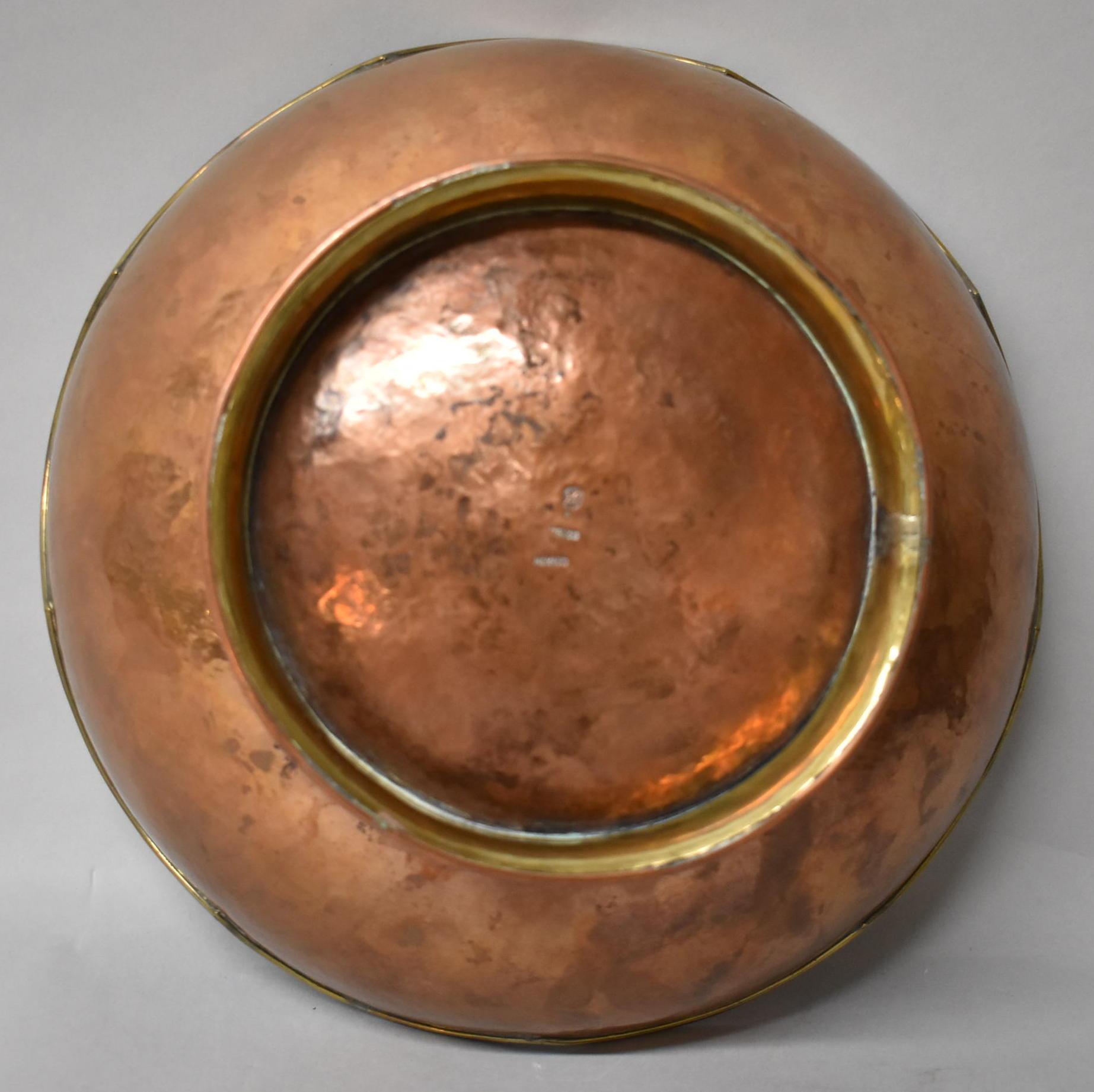 Hector Aquilar Taxco Mexico copper and brass scalloped bowl. Nice aged patina.