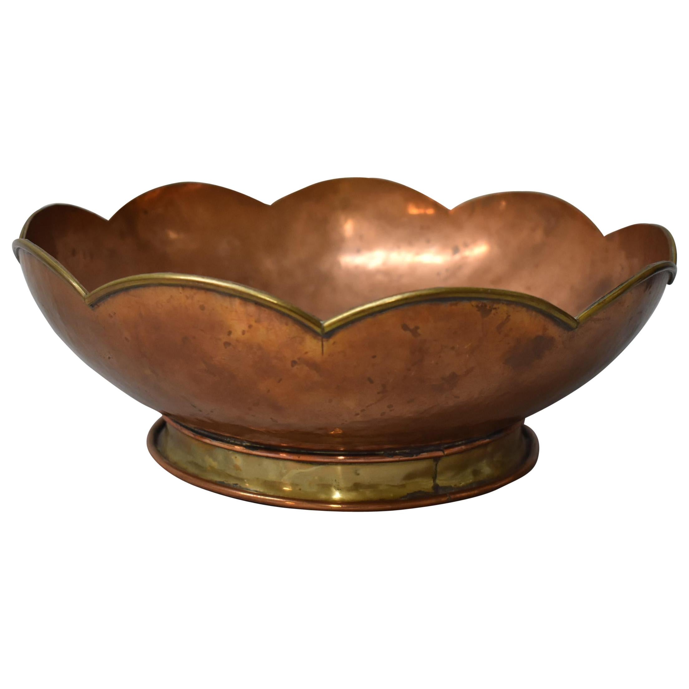 Hector Aquilar Taxco Mexico Copper and Brass Scalloped Bowl