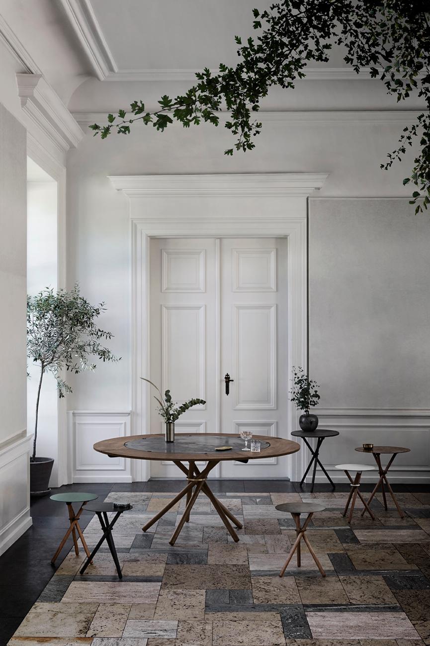 Moderne Hector Concrete Top and Dark Oak Legs Dining Table 120 by Eberhart Furniture en vente