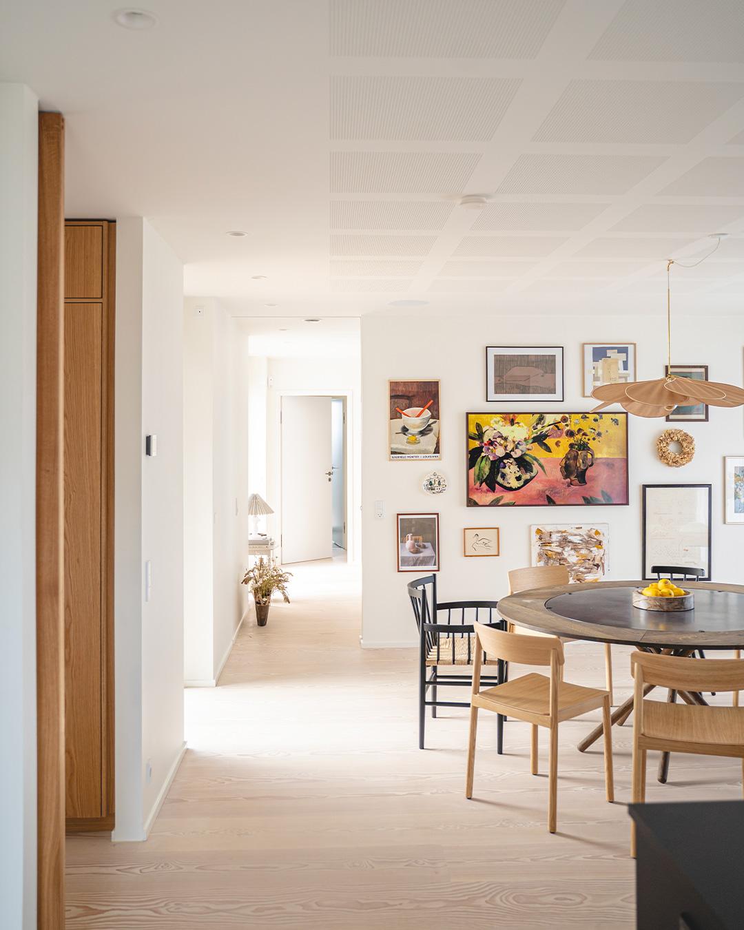 Métal Hector Concrete Top and Dark Oak Legs Dining Table 120 by Eberhart Furniture en vente