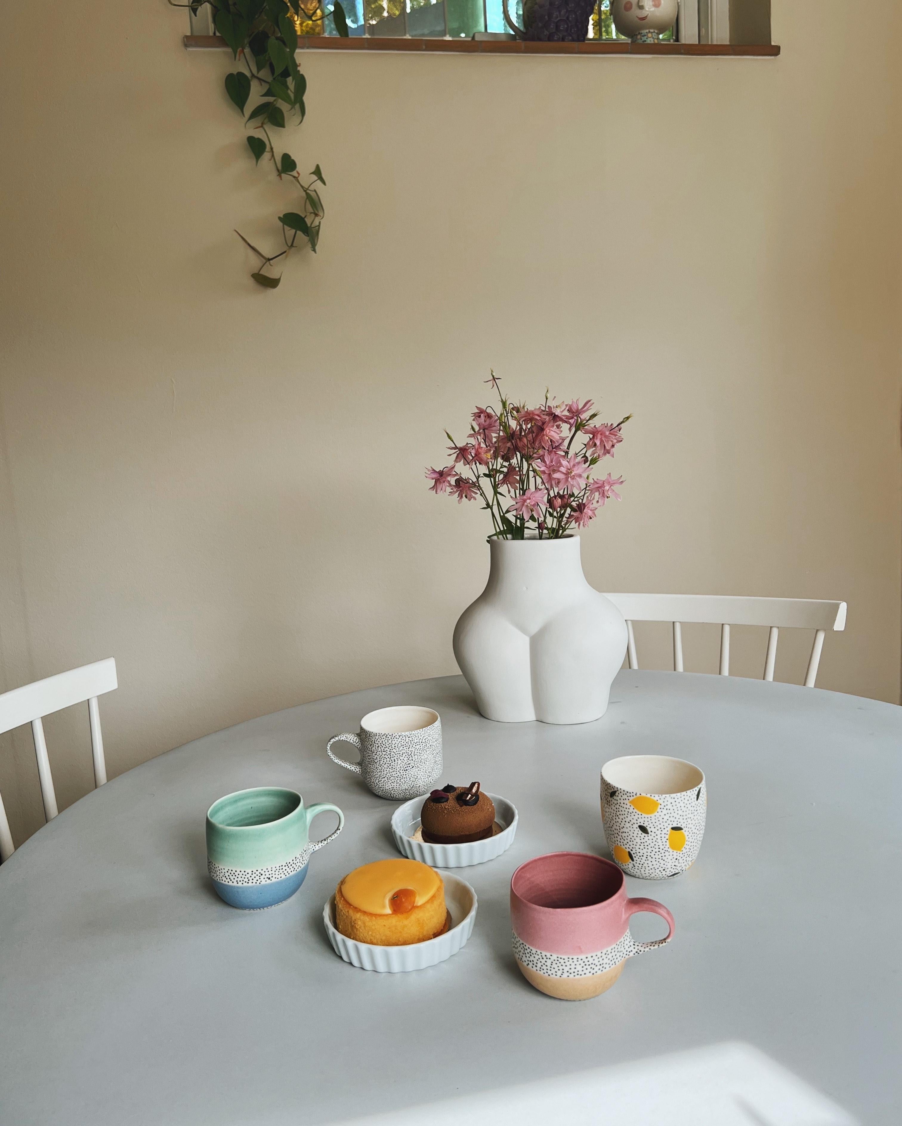 Hector Concrete Top and Light Oak Legs Dining Table 105 by Eberhart Furniture en vente 8