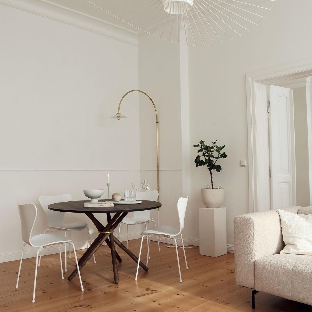 Moderne Hector Dark Oak Dining Table 105 by Eberhart Furniture en vente