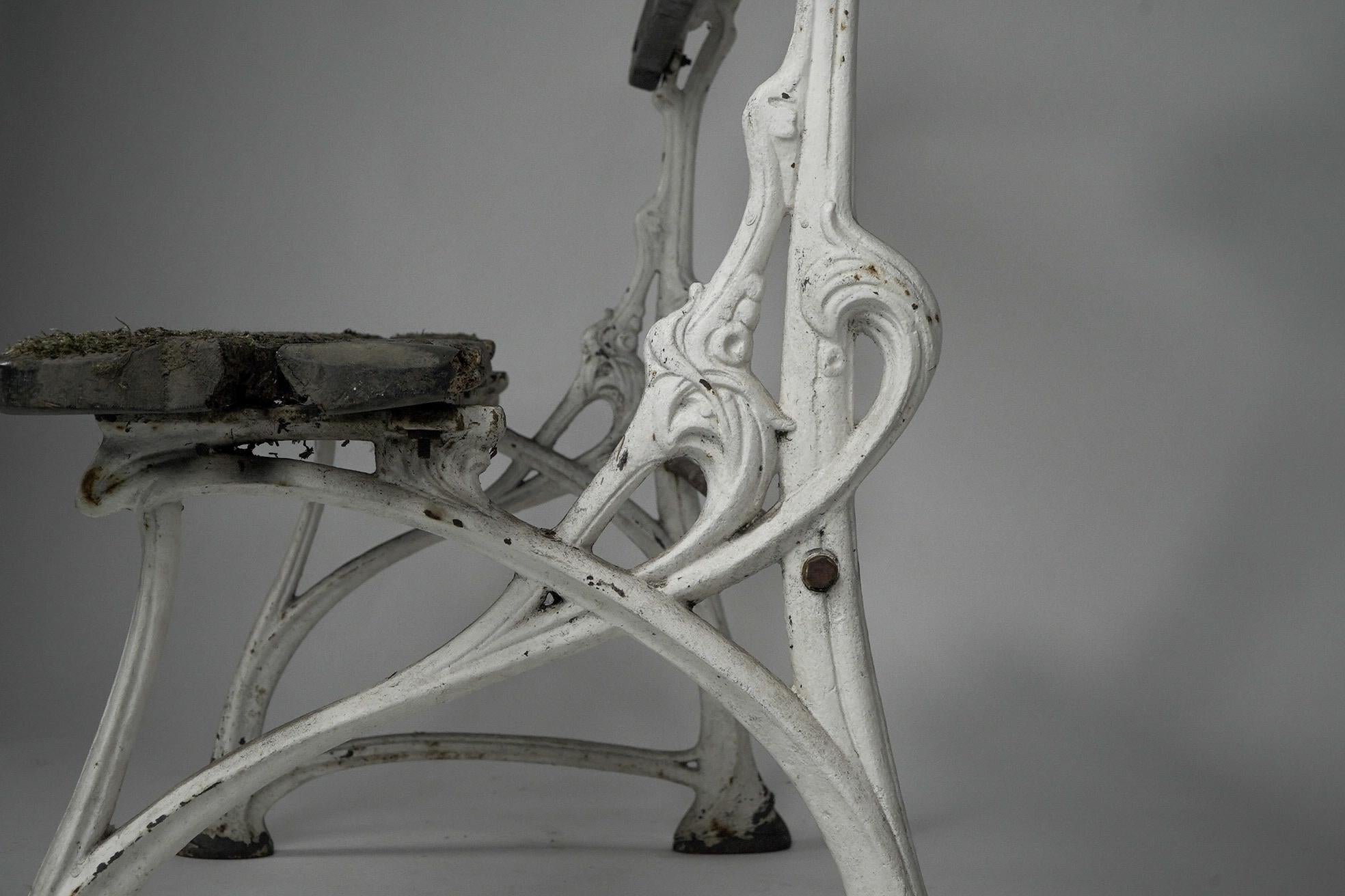 Cast Hector Guimard, Garden bench, a rare example retaining its original wooden seat. For Sale