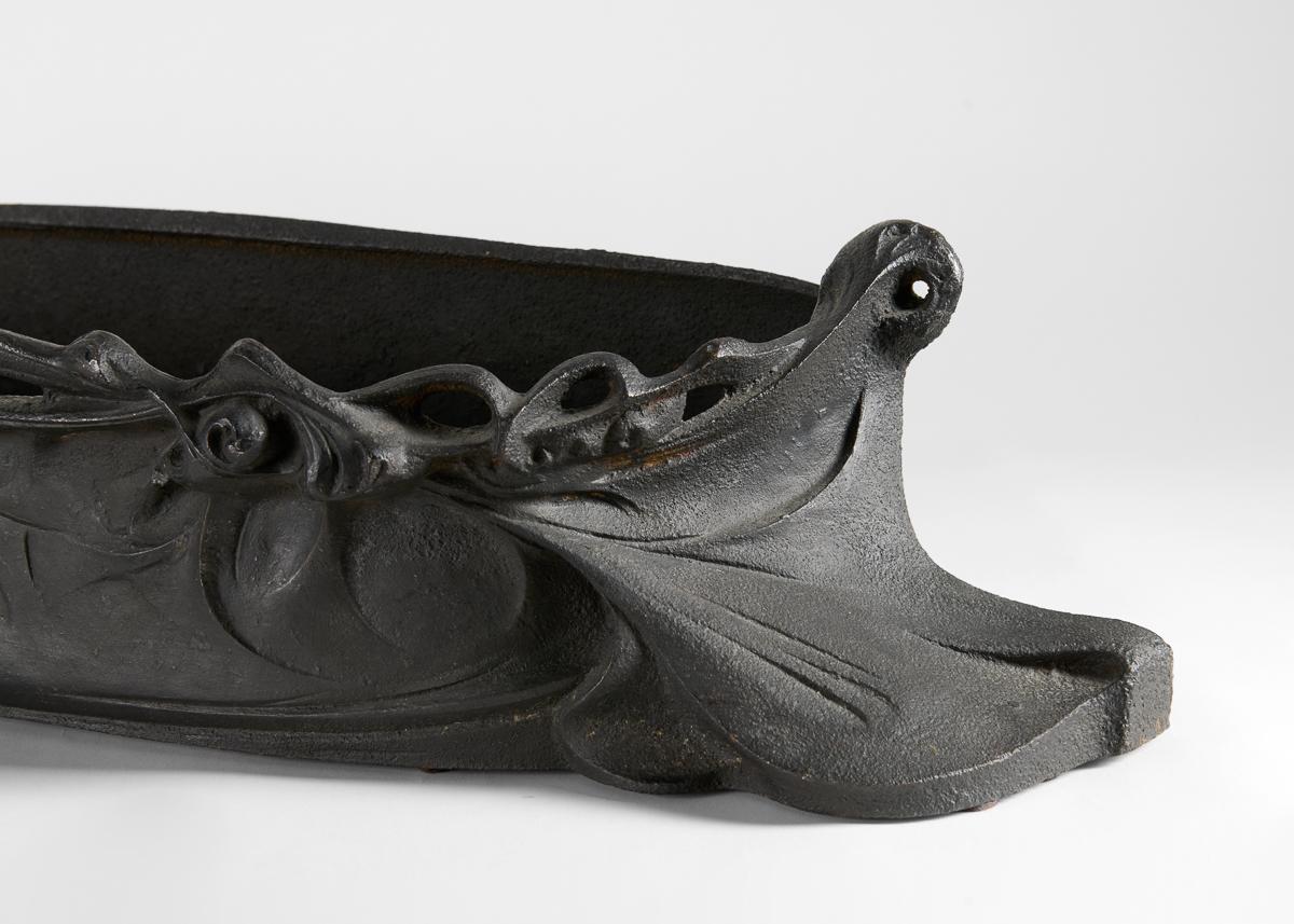 Hector Guimard, Model GF, Patinated Iron Art Nouveau Jardinière, France, c. 1905 In Good Condition In New York, NY
