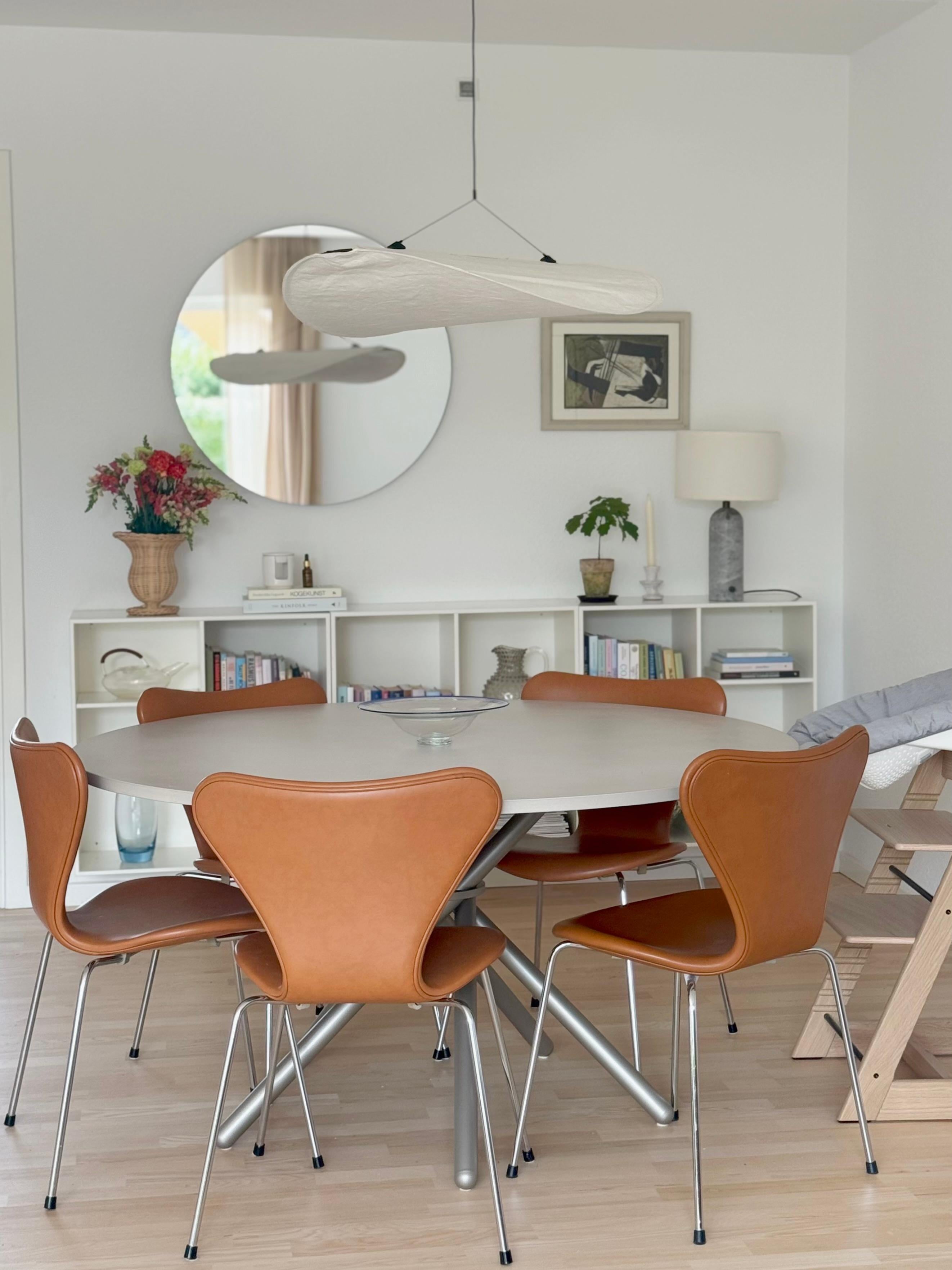 Hector Light Concrete Top and Steel Legs Dining Table 140 by Eberhart Furniture en vente 5