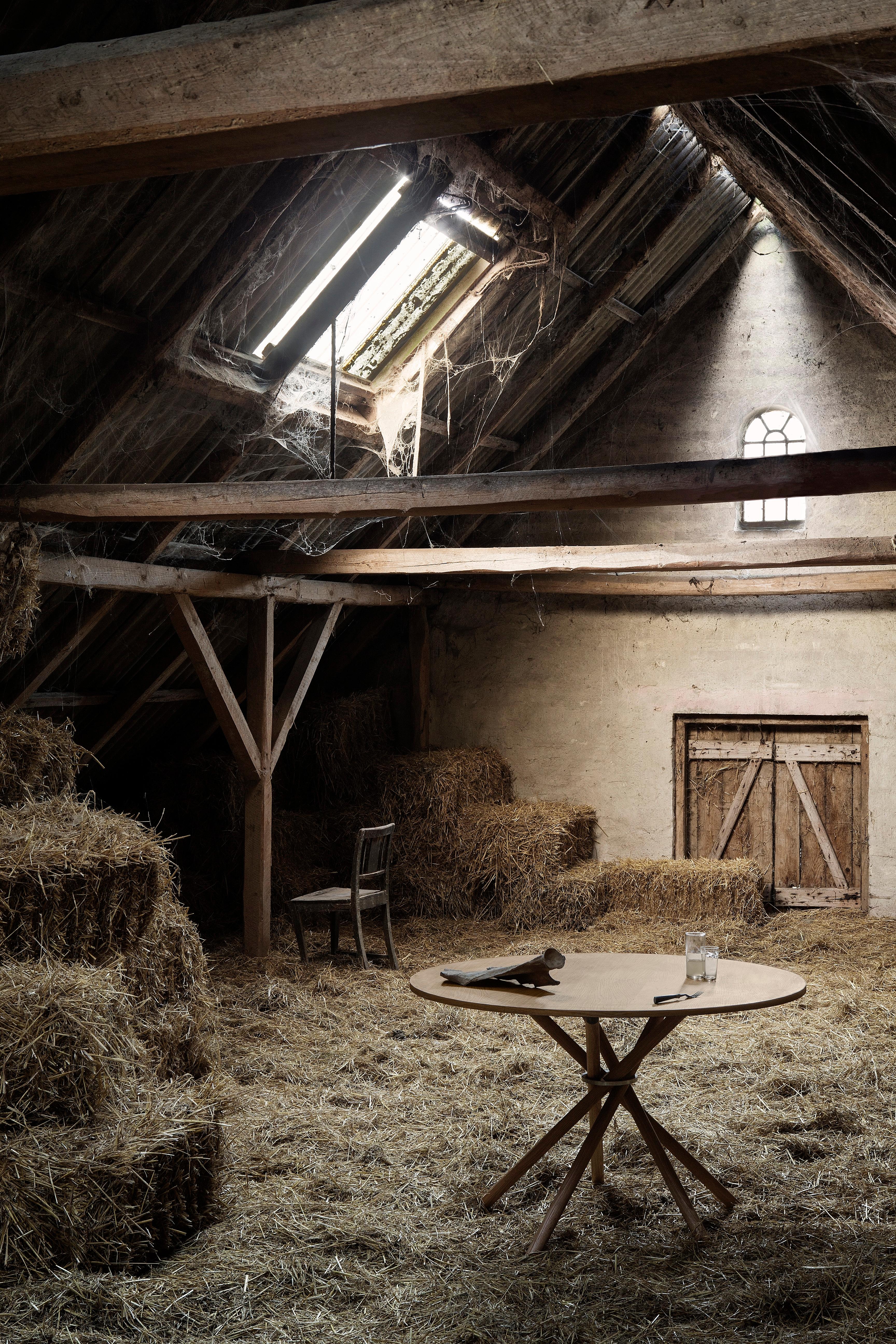 Hector Light Oak Dining Table 105 by Eberhart Furniture en vente 6