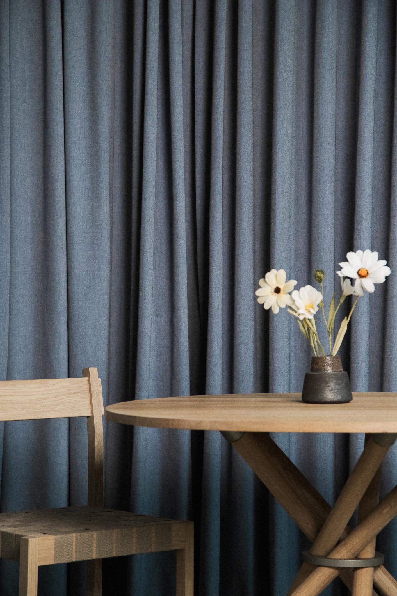 Hector Light Oak Dining Table 105 by Eberhart Furniture en vente 1