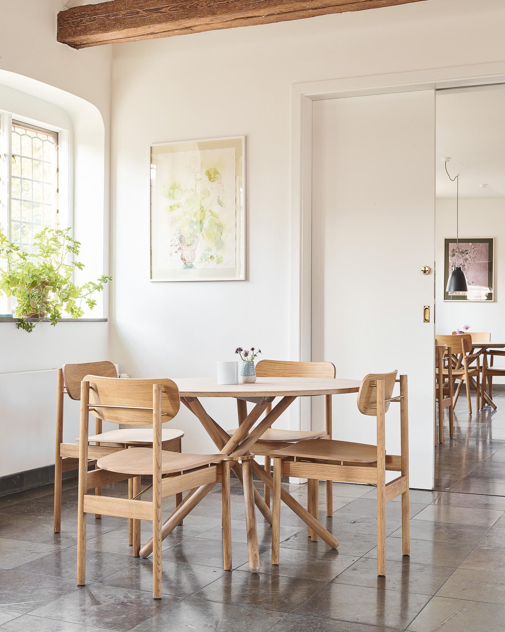 Hector Light Oak Dining Table 120 by Eberhart Furniture en vente 7