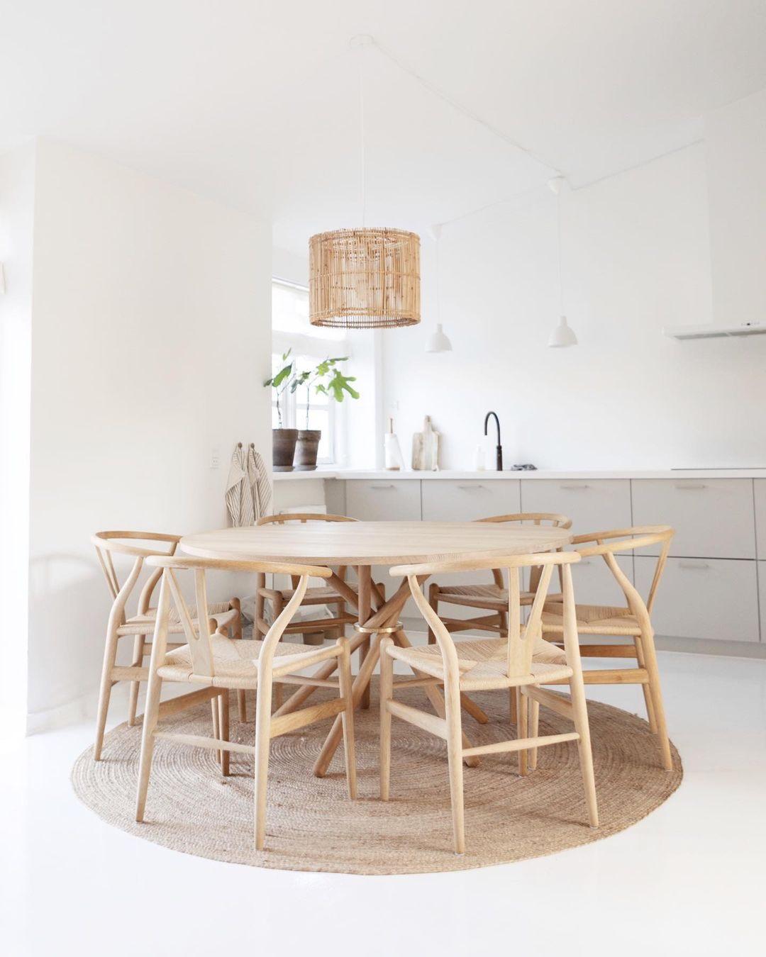 Hector Light Oak Dining Table 140 by Eberhart Furniture
Dimensions: D 140 x H 73 cm.
Materials: Light oak, metal.

Available in other finishes.
Available in 105, 120, or 140 cm. Please contact us.

Hector 140 – the largest dining table within our