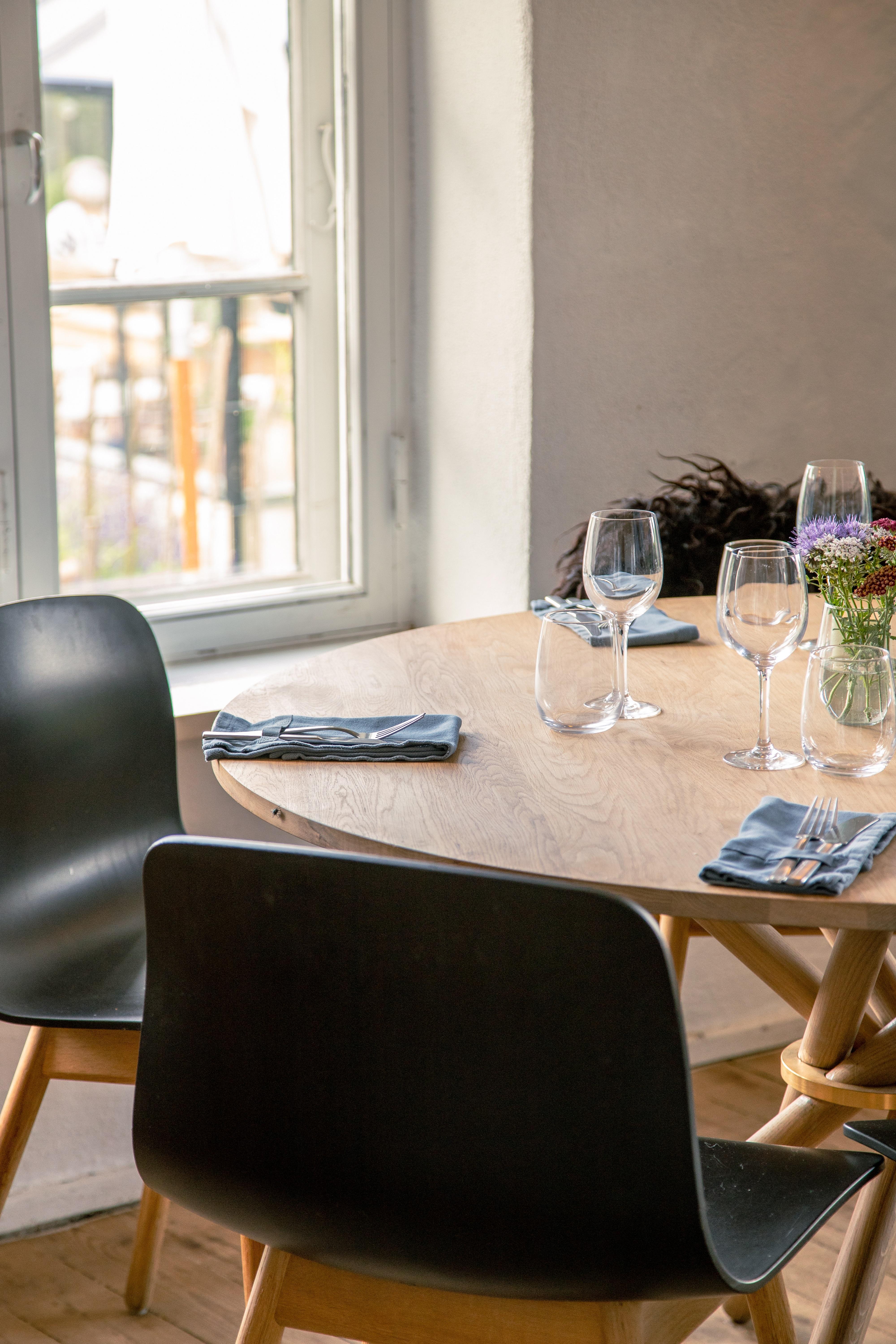 Hector Light Oak Dining Table 140 by Eberhart Furniture en vente 1