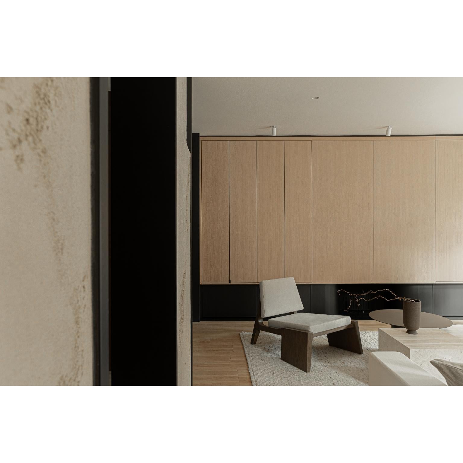 Autre Chaise longue Hector en chêne teinté brun moyen et cuir nubuck par OZA Design en vente