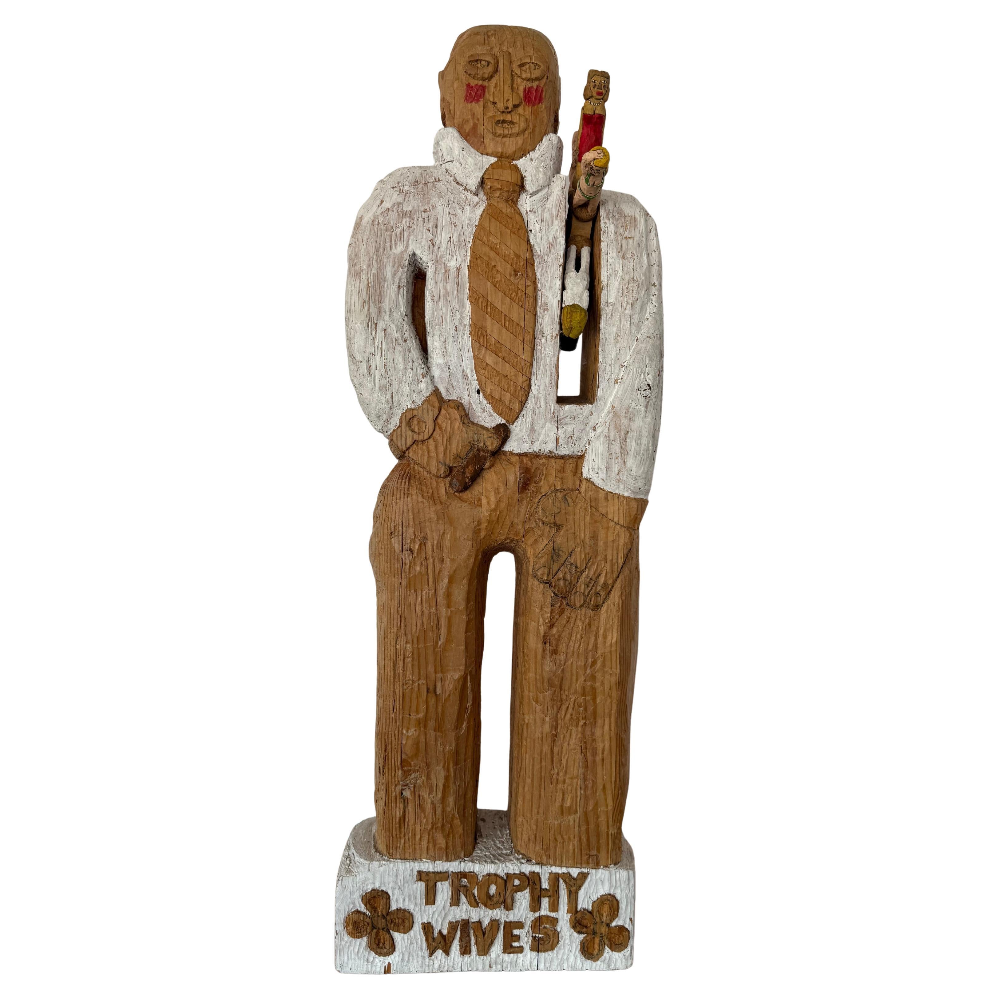Hector Ruiz "Trophy Wives" Handgeschnitzte Skulptur im Angebot