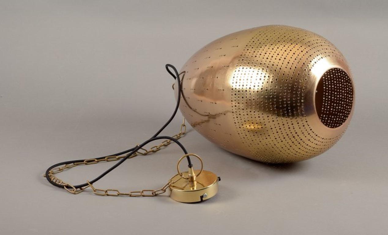 Hedemann, Denmark. Large ceiling lamp in brass. 21st C. For Sale 5