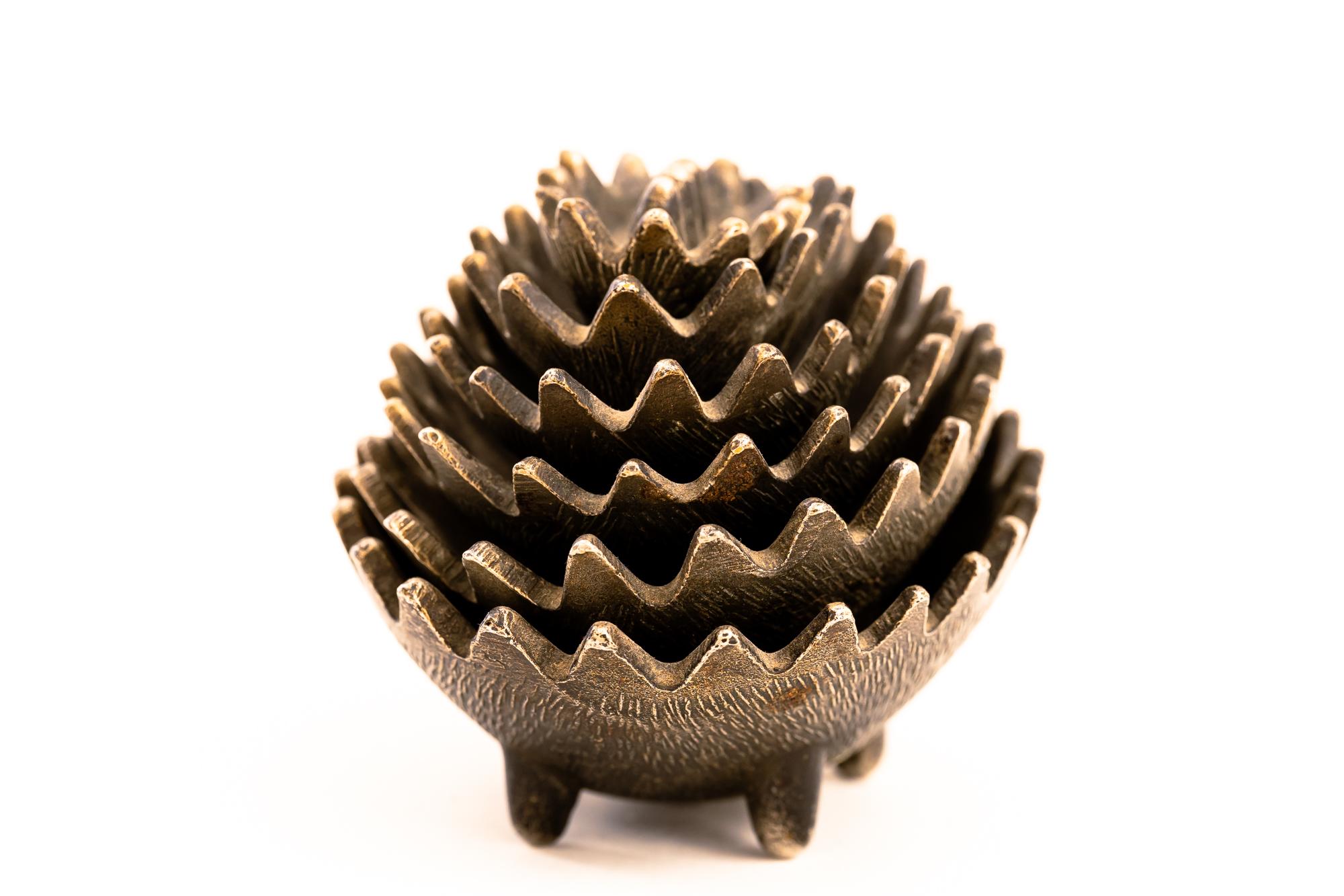 Hedgehog ashtray by Walter Bosse for Hertha Baller.
Original condition.