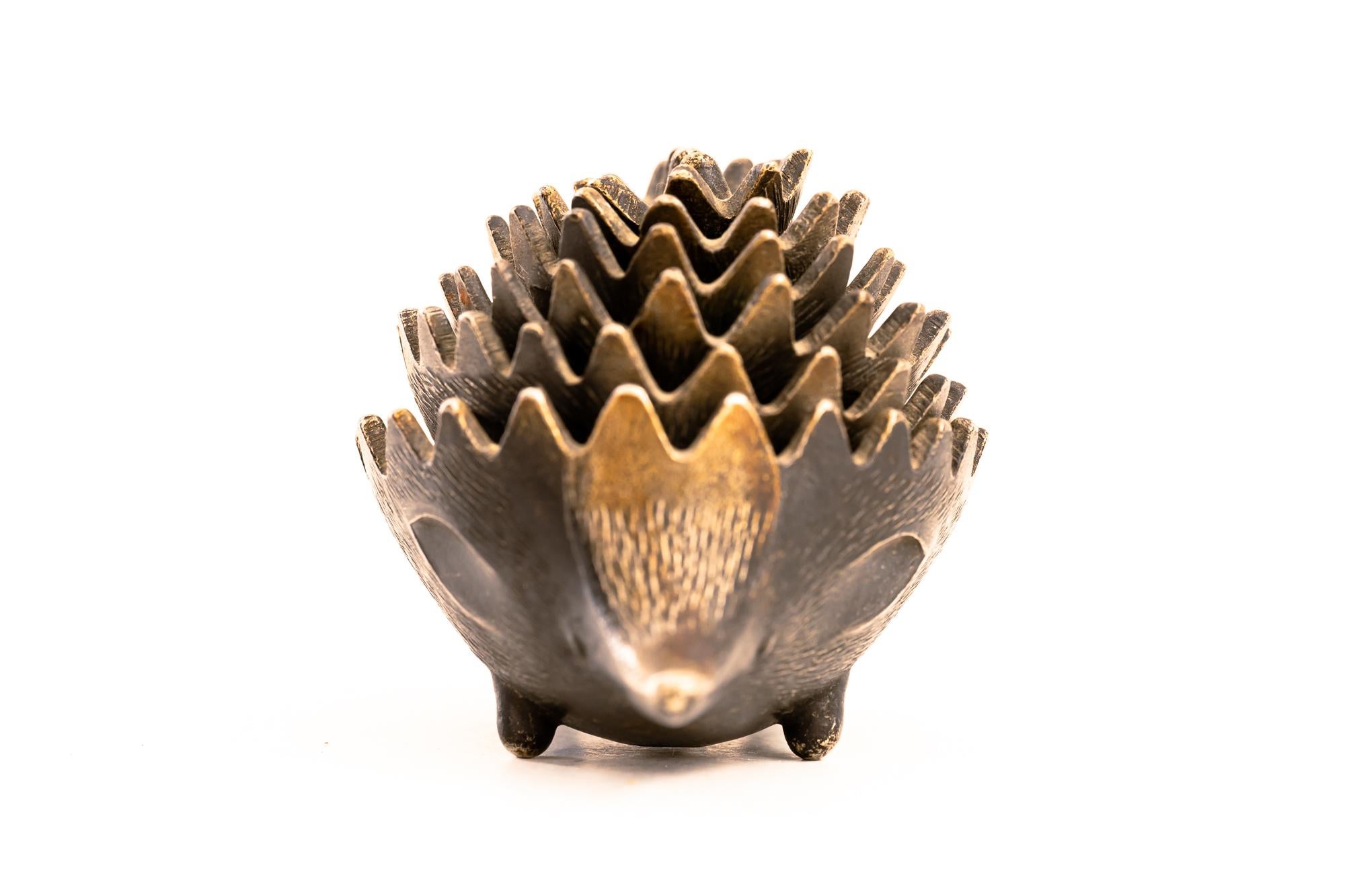 Hedgehog Ashtray by Walter Bosse for Hertha Baller, Around 1950s In Good Condition In Wien, AT