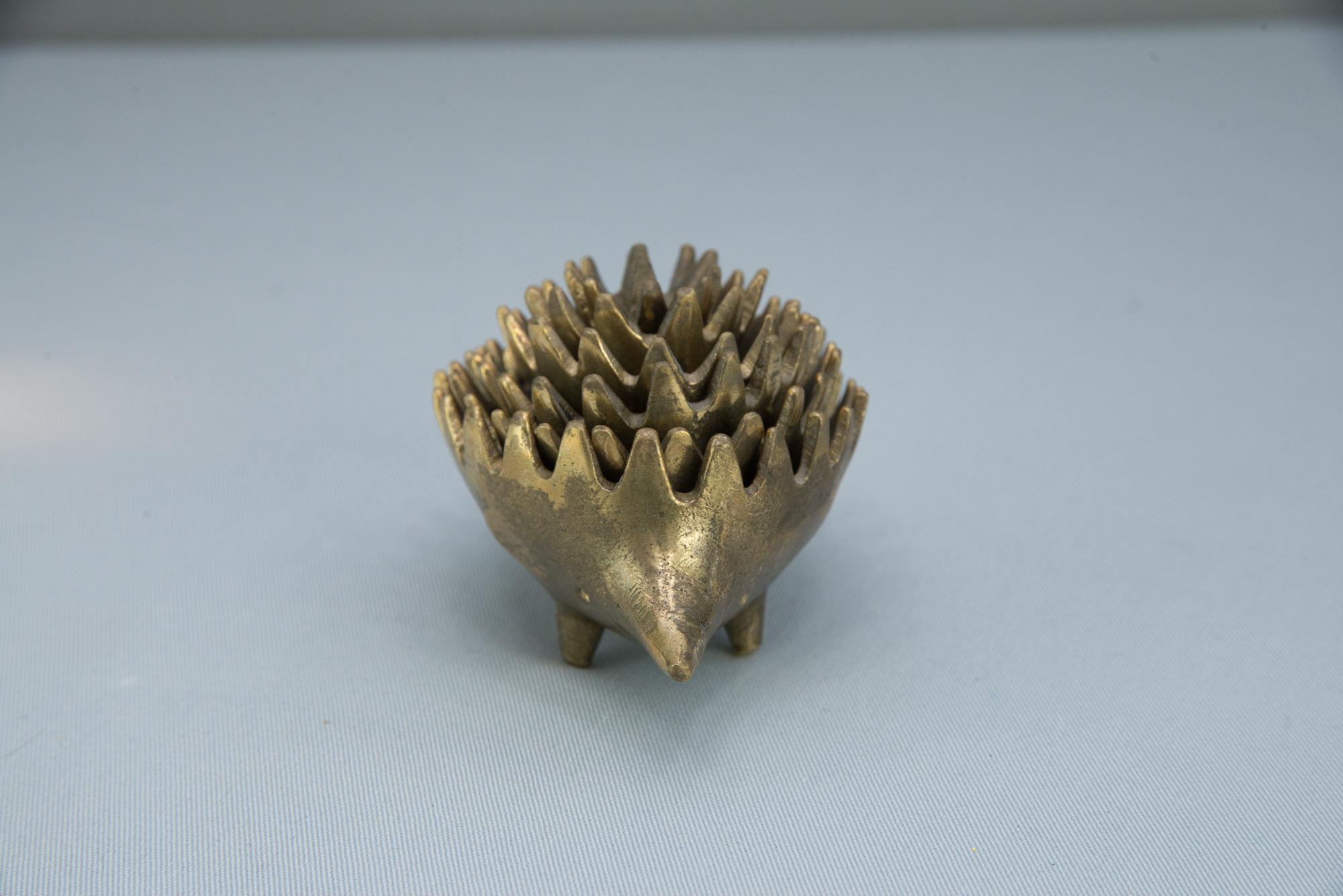 Hedgehog ashtray by Walter Bosse for Hertha Baller
Original condition.