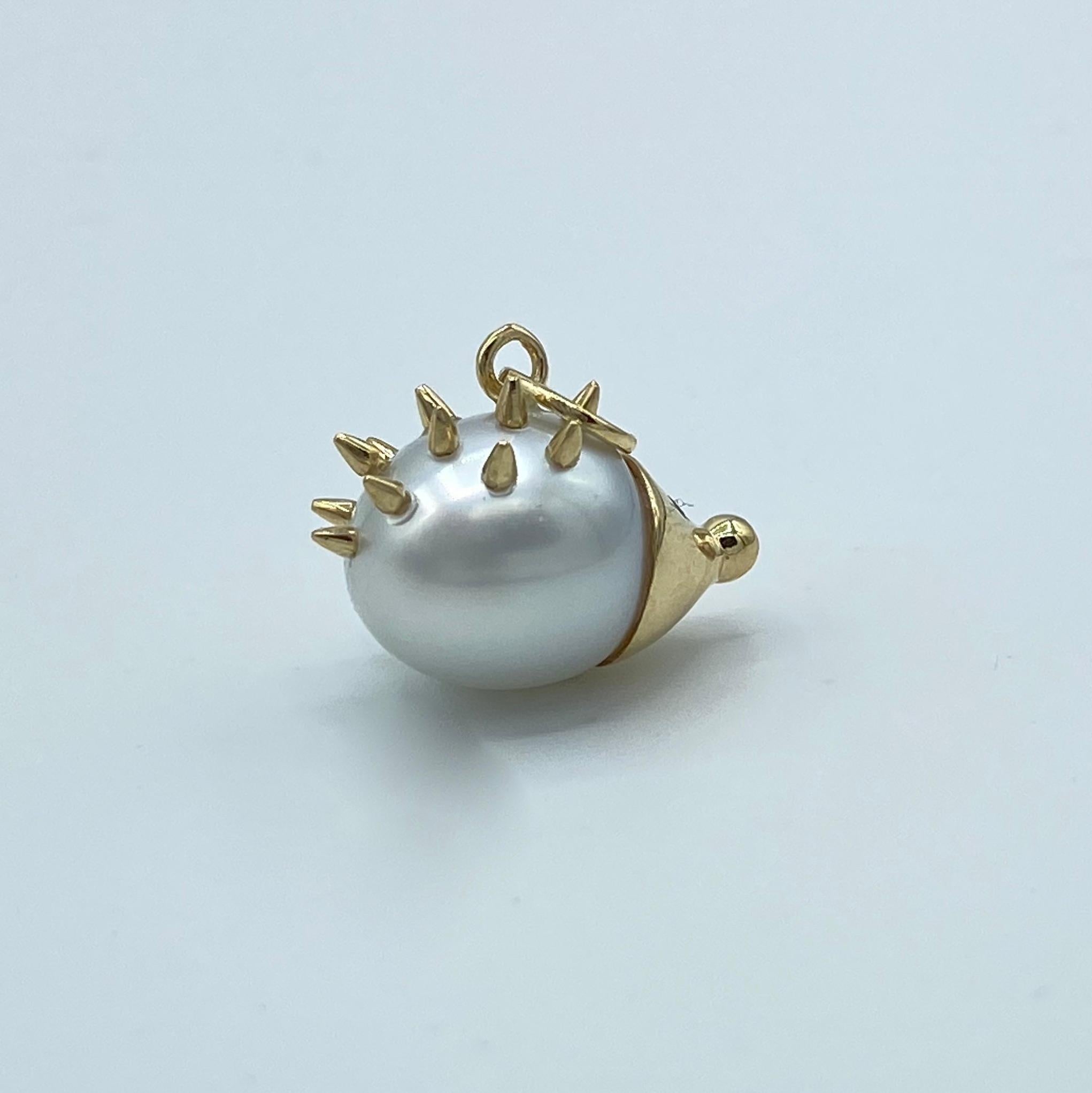Women's Hedgehog Black Diamond Australian Pearl 18 Karat Gold Pendant/Necklace