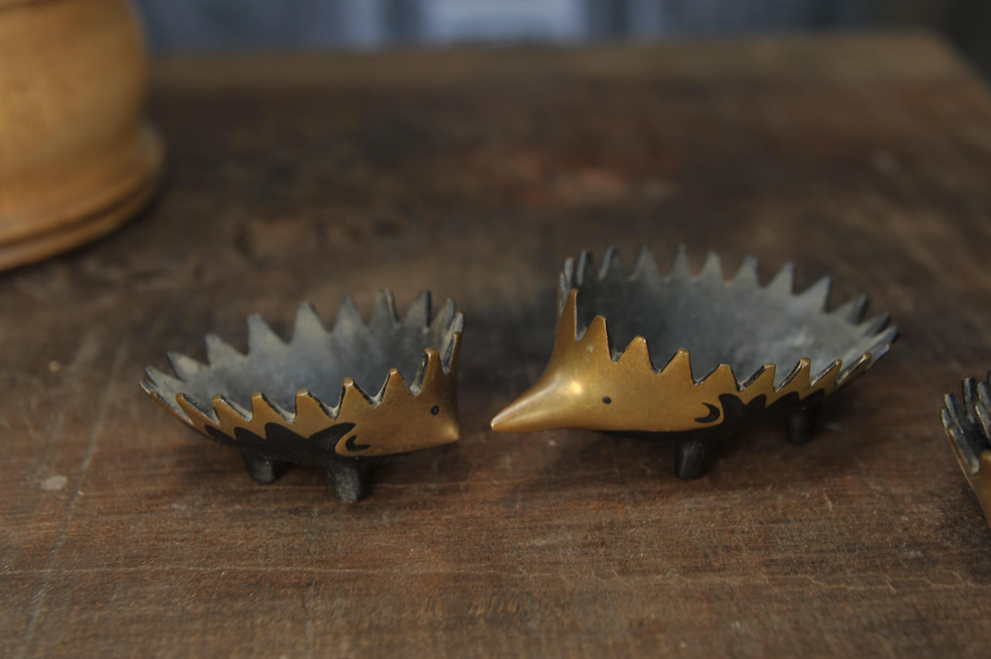 Hedgehog Bronze Ashtray by Walter Bosse, circa 1950 For Sale 1