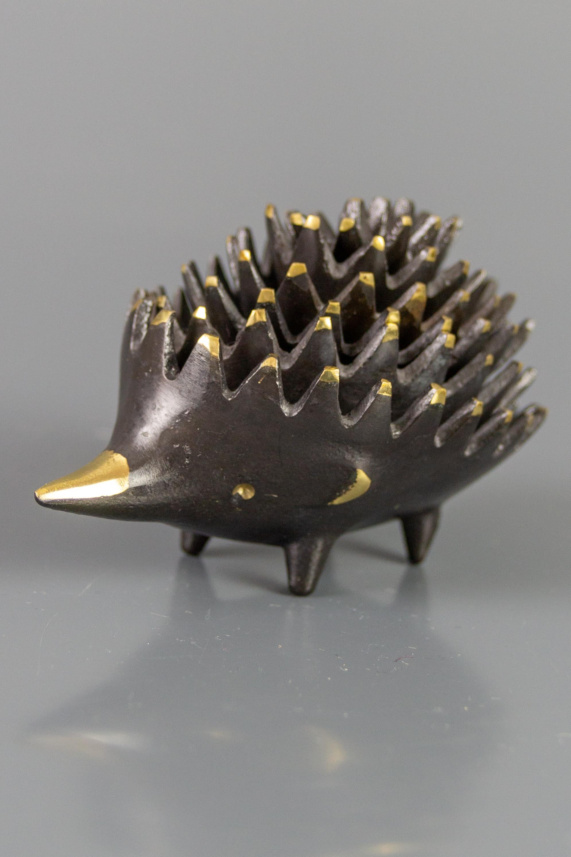 stacking hedgehog ashtray