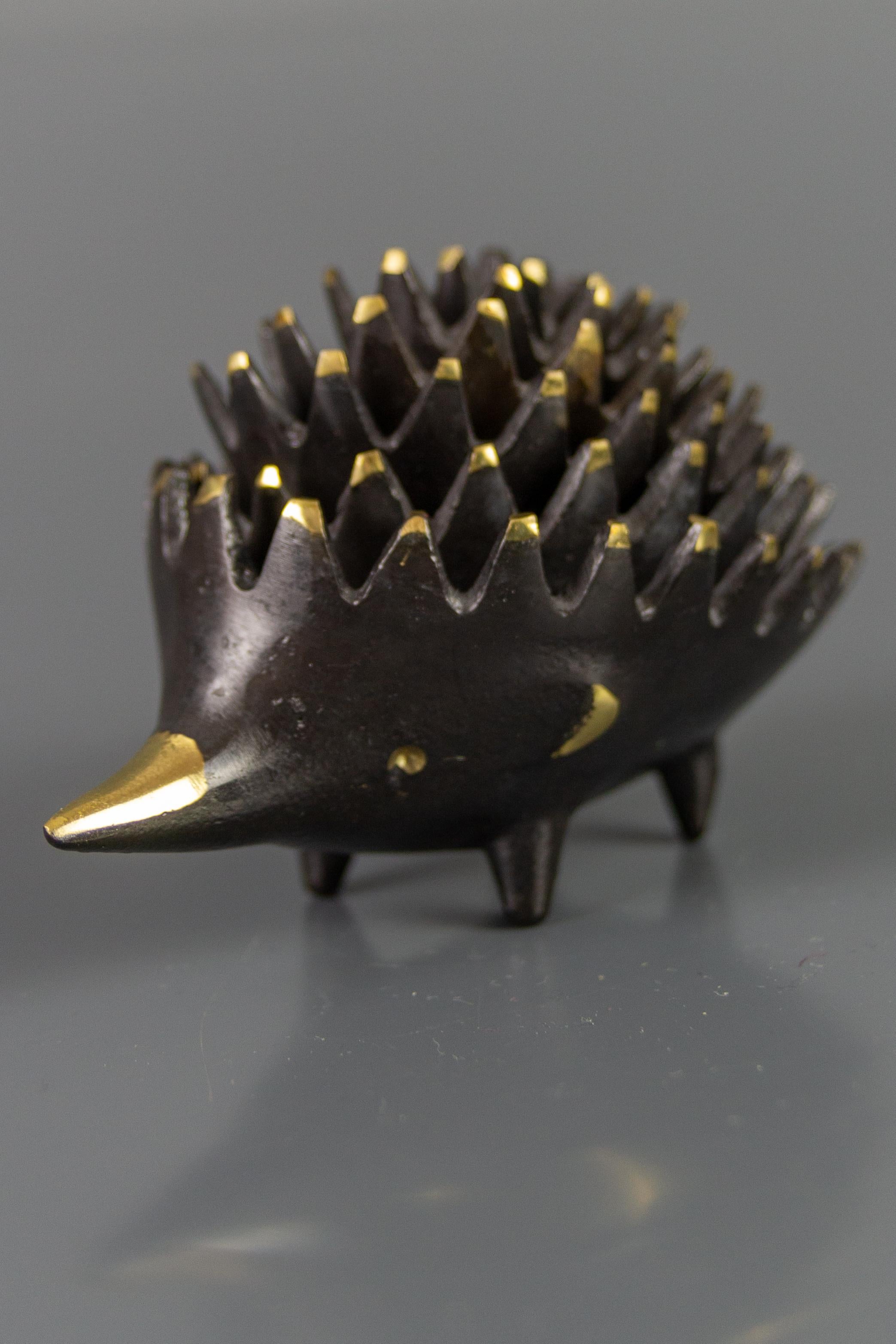 stacking hedgehog ashtray