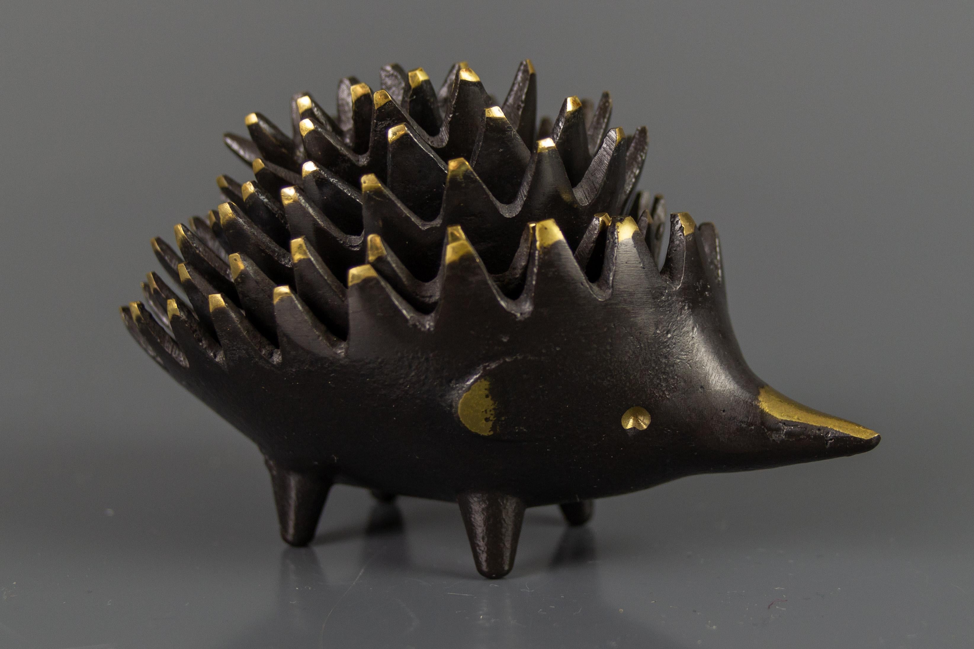 Hedgehog Sculpture Stackable Ashtrays, 1950s In Good Condition In Barntrup, DE