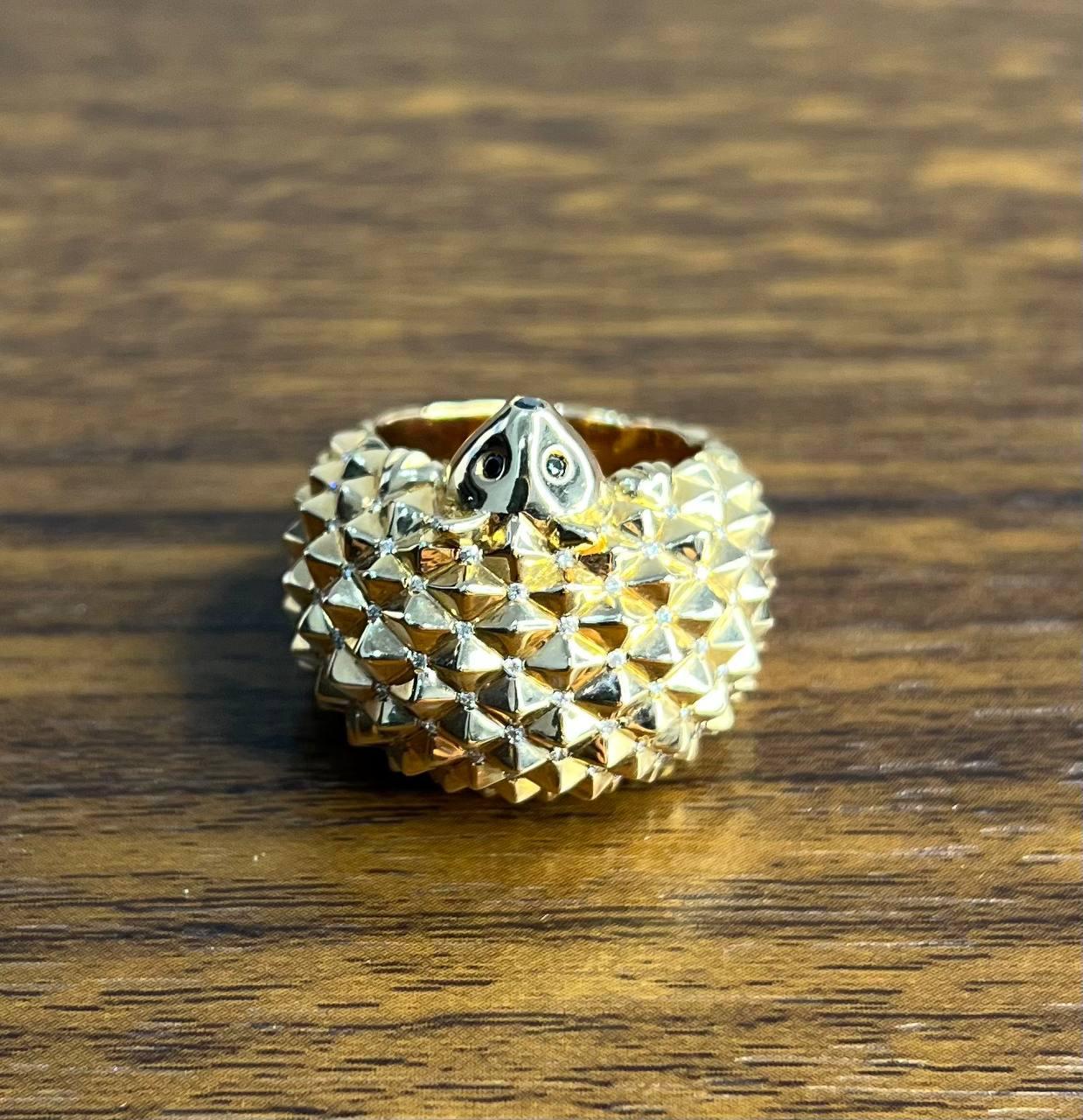 Hedgehog Spikey Emerald Eyes 18K Gold Statement Unique Cute Animal Ring For Sale 1