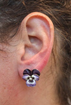 HEDGES & CO. 1900 Art Nouveau Enamel Pansy Earrings In 14Kt Gold With Diamonds