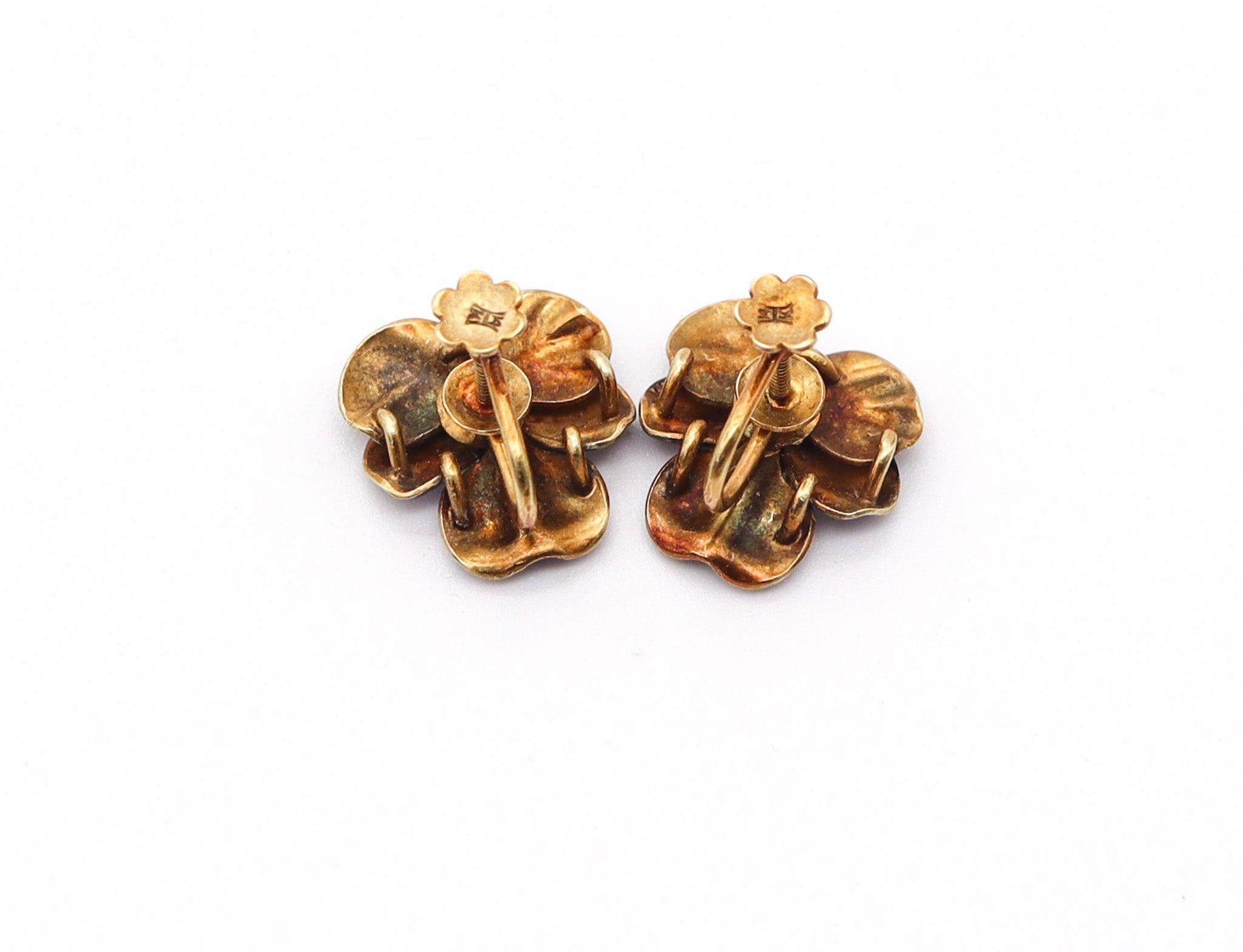 HEDGES & CO. 1900 Art Nouveau Enamel Pansy Earrings In 14Kt Gold With Diamonds In Excellent Condition For Sale In Miami, FL