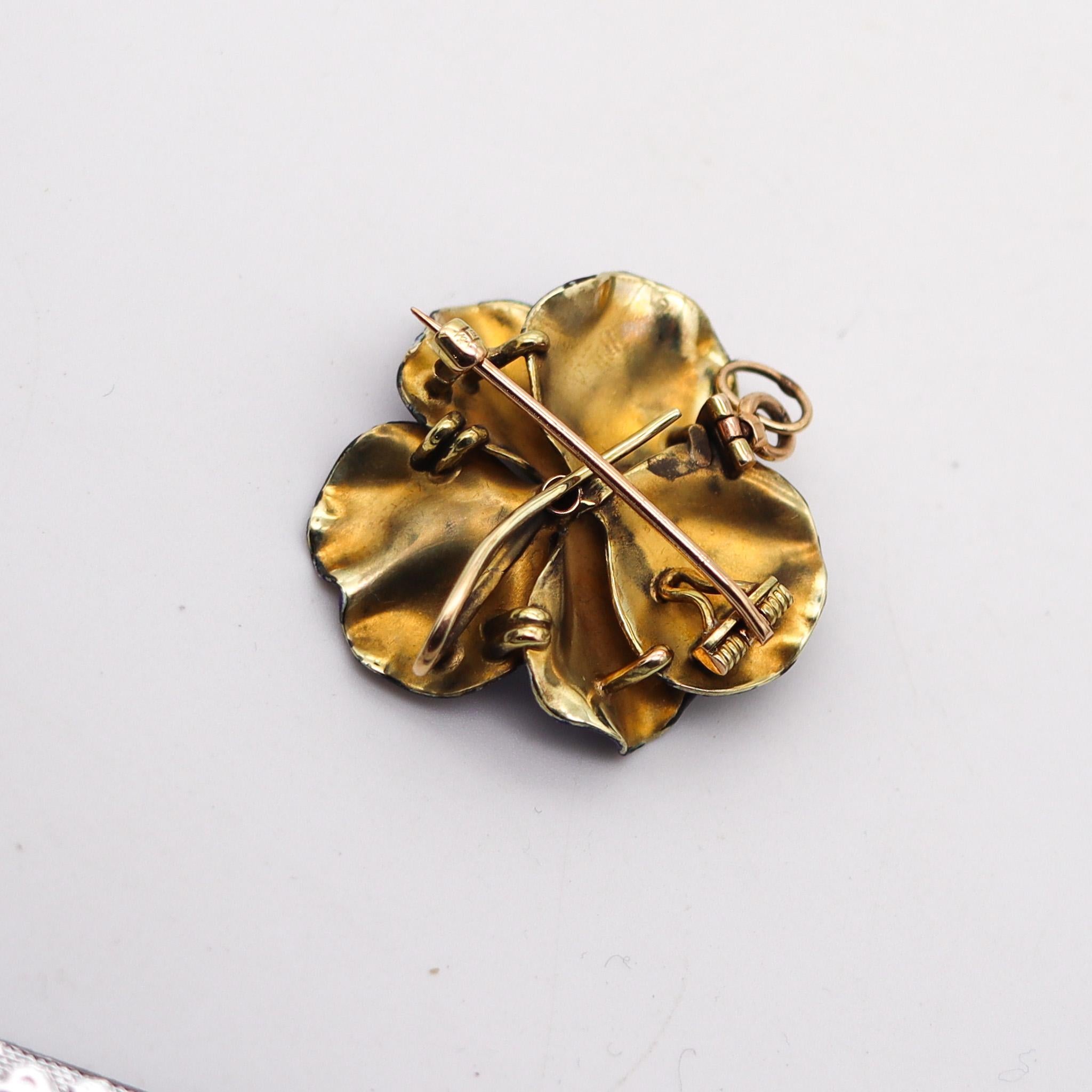 Hedges & Co. 1900 emaillierte Stiefmütterchen-Brosche aus 14 Karat Gold mit Diamant-Anhänger (Art nouveau)
